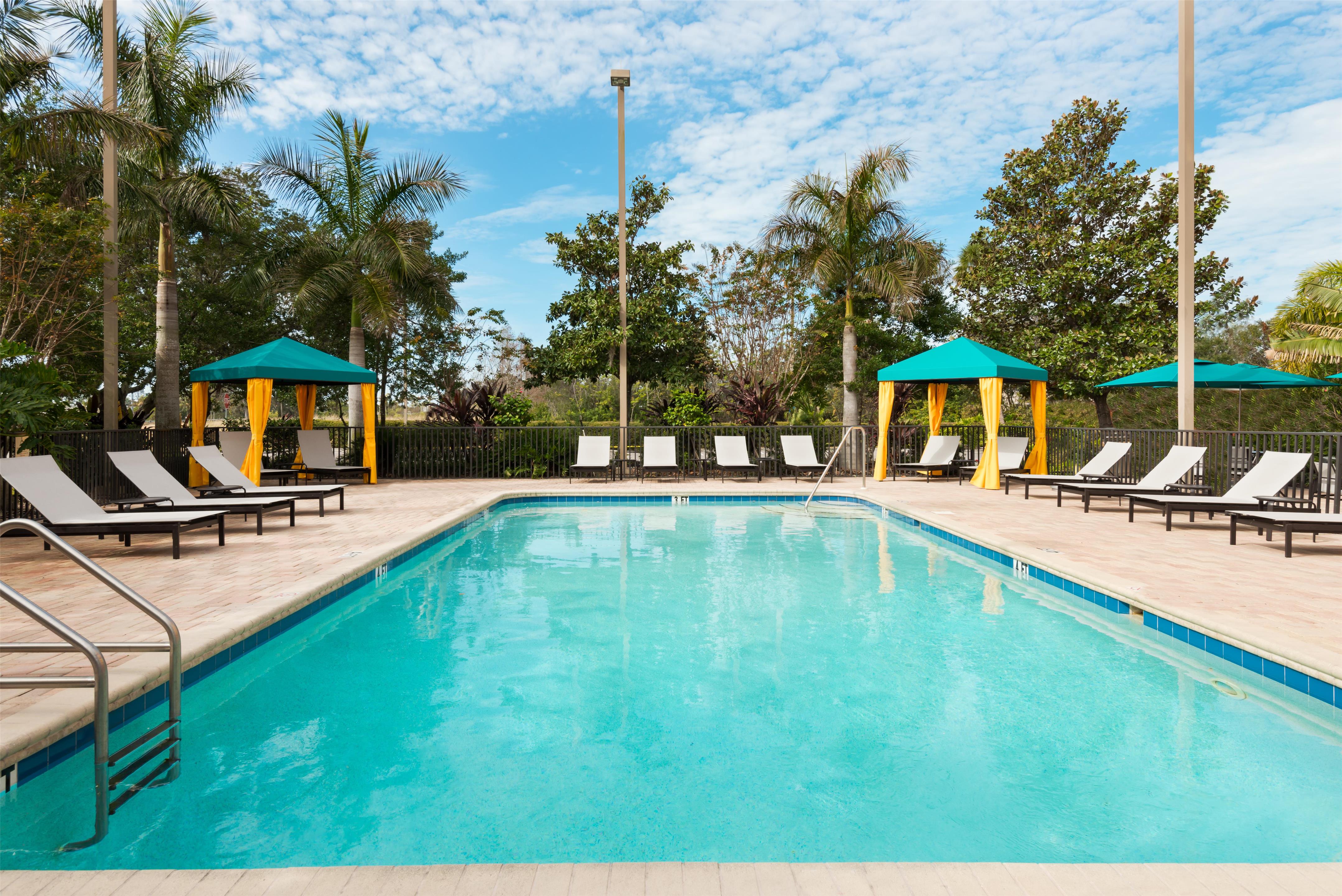 Pool | Hampton Inn Ellenton/Bradenton
