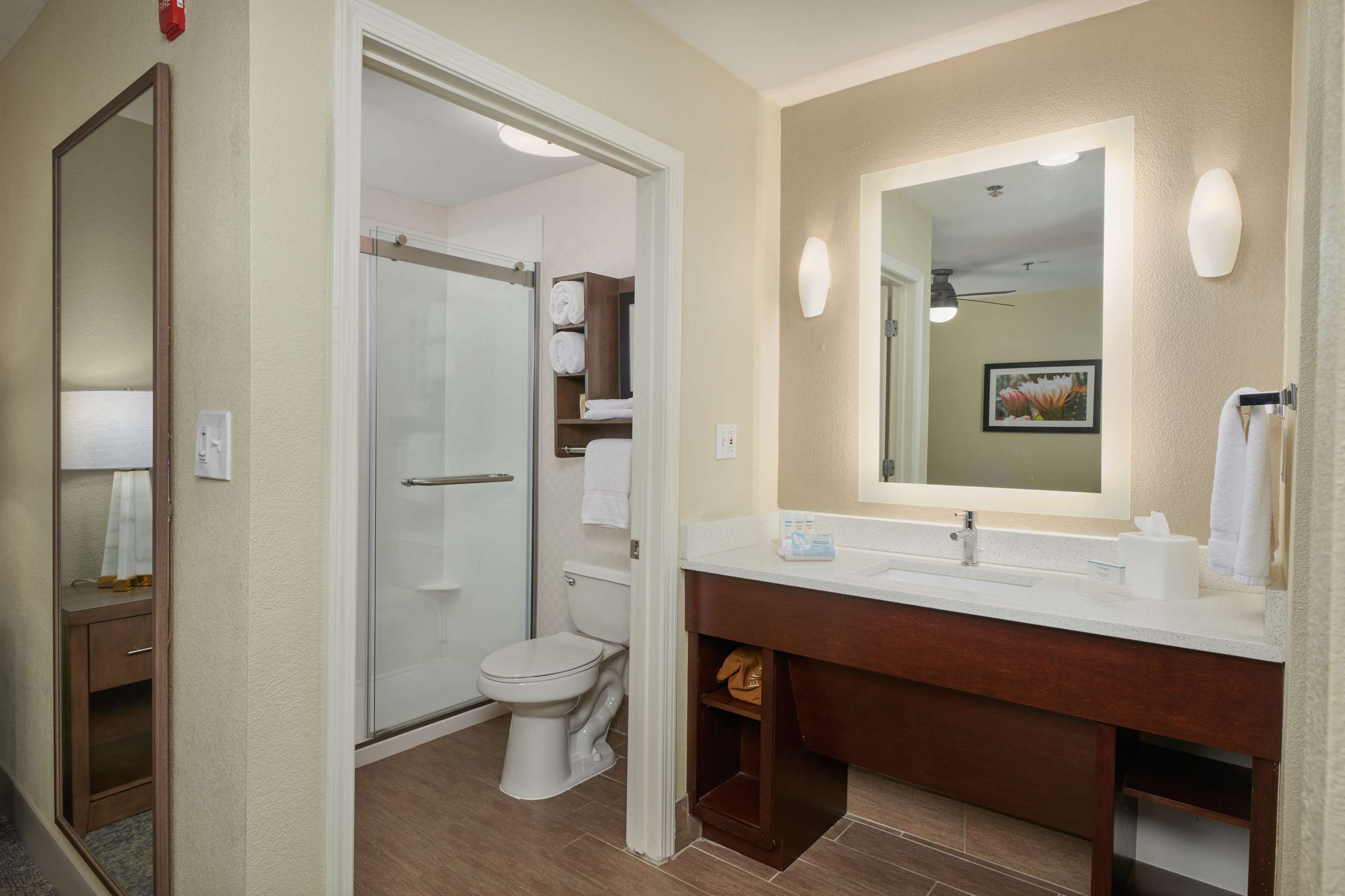 Guest room bath