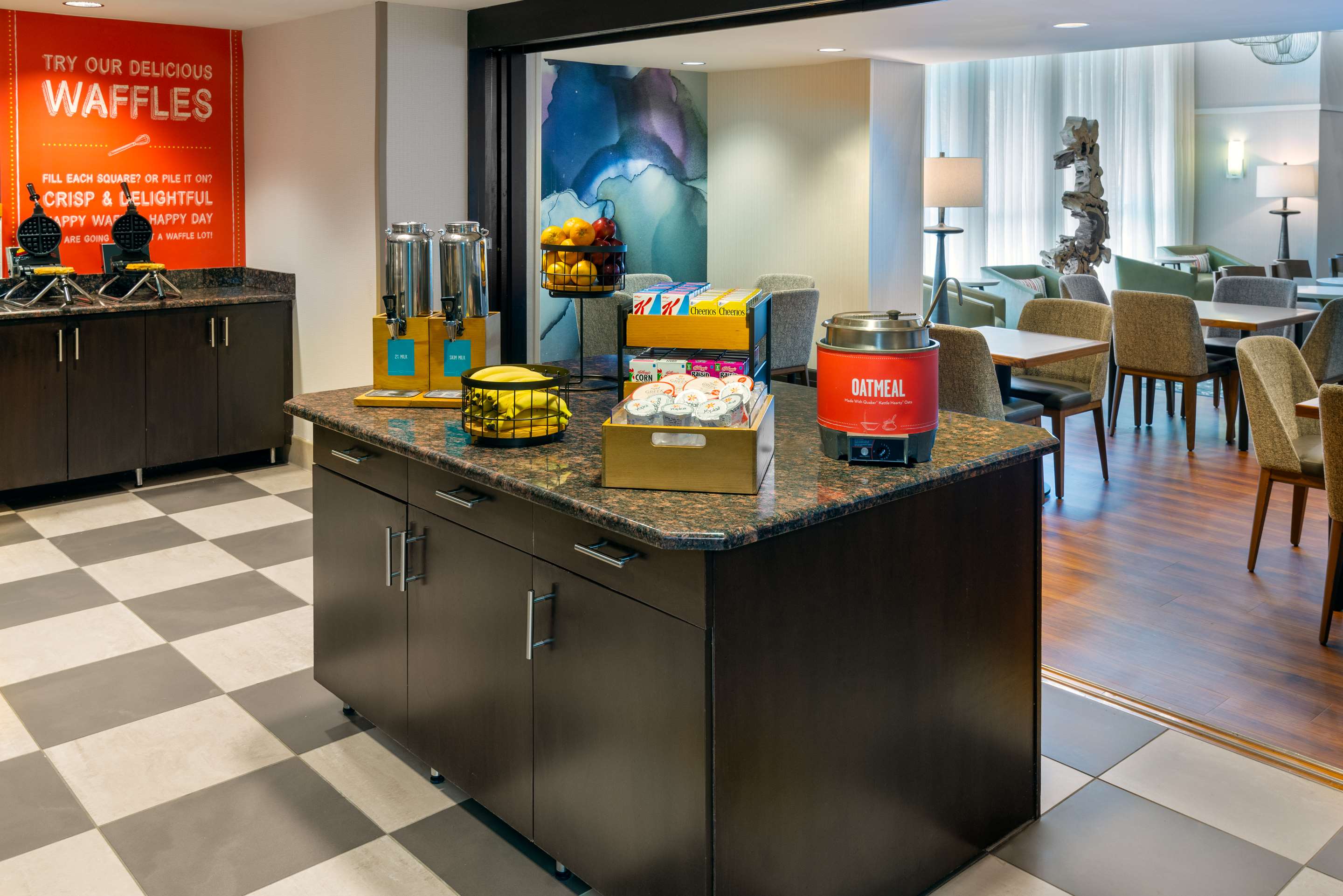 Breakfast Area | Hampton Inn & Suites Sarasota/Lakewood Ranch
