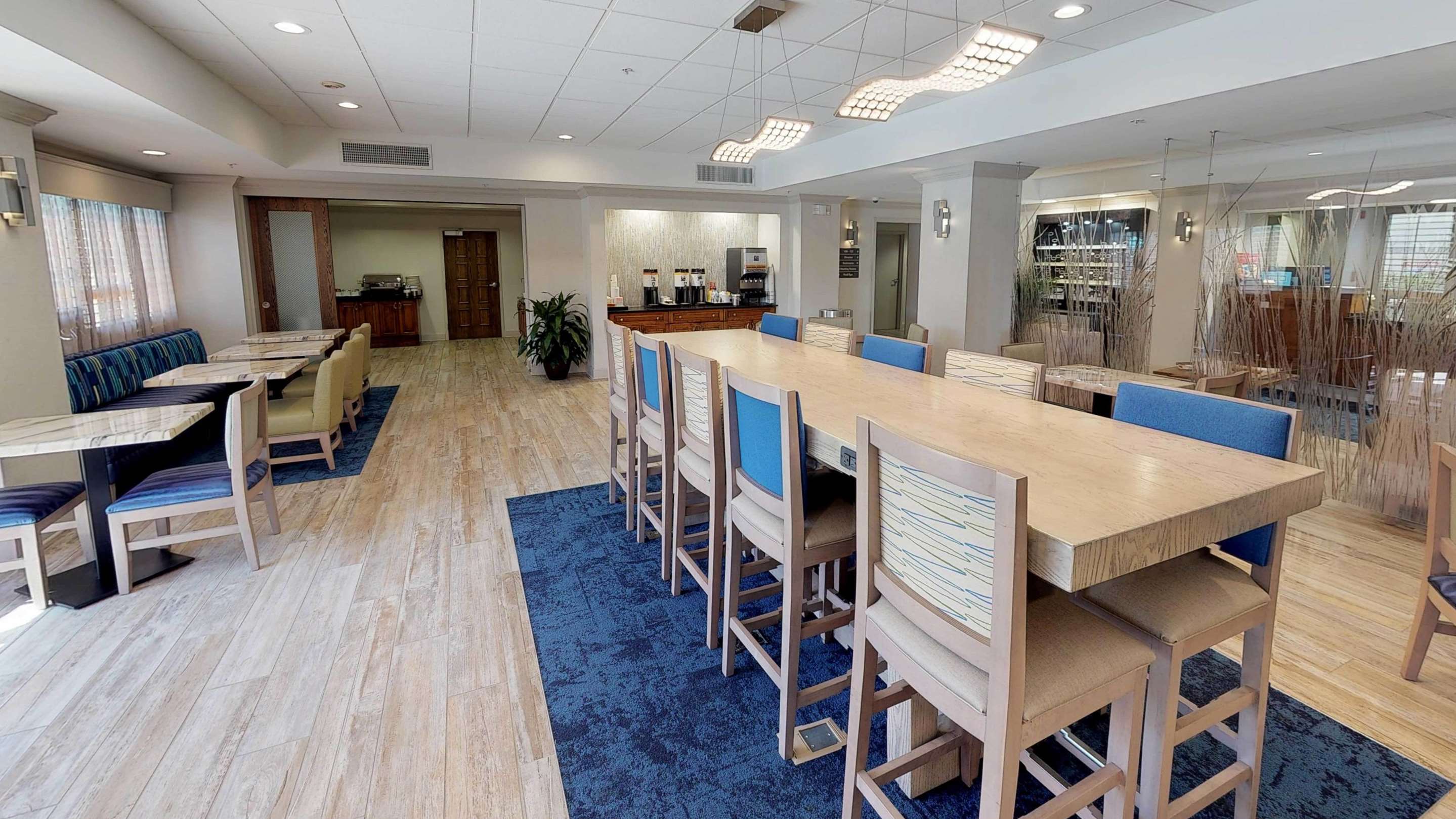 Breakfast Area | Hampton Inn St. Simons Island