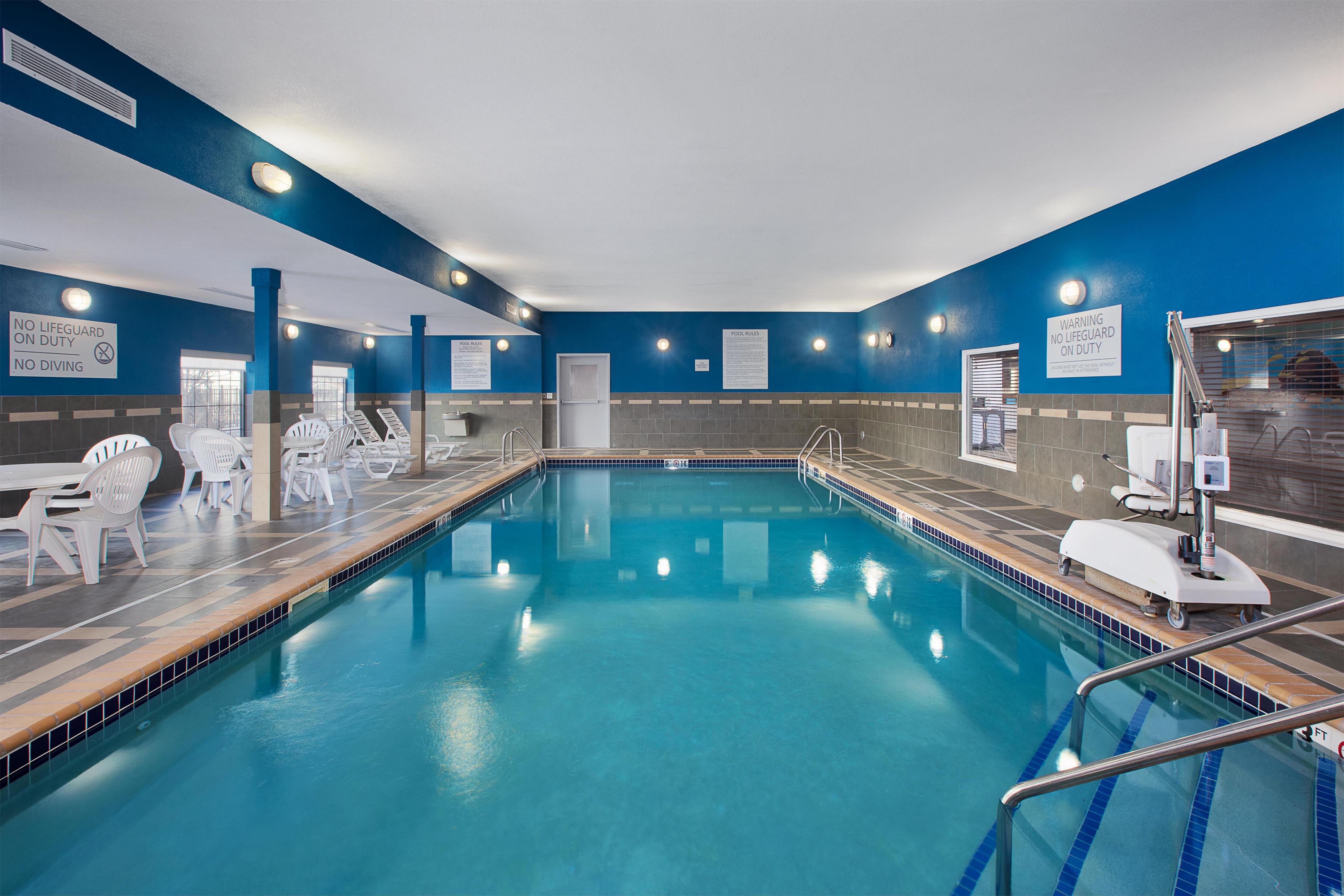 Pool | Hampton Inn & Suites St. Cloud, MN