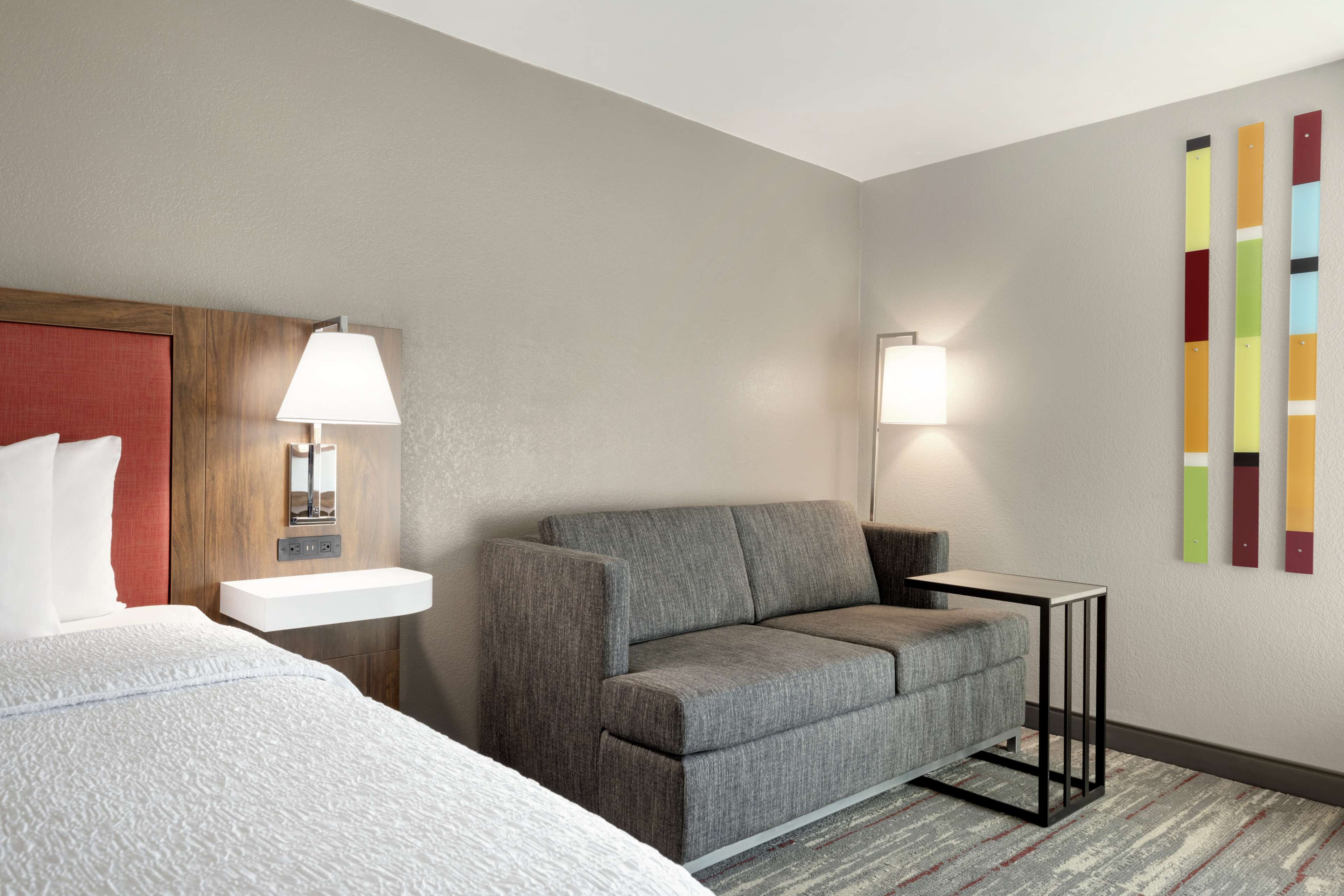 Hampton Inn by Hilton Starkville Room Type - 1KG W SOFABD MICROWV FRIG