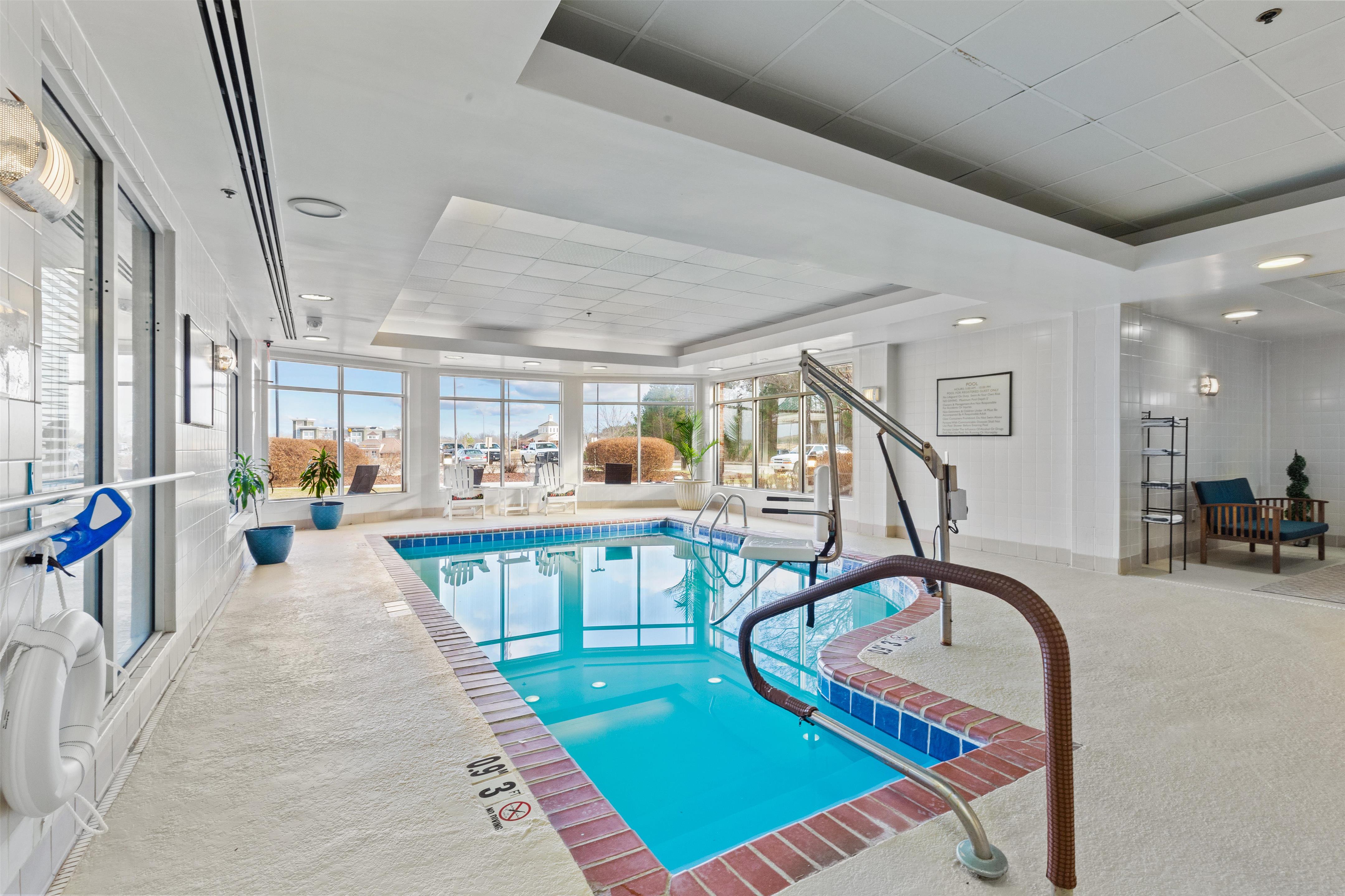 Pool | Hilton Garden Inn Starkville