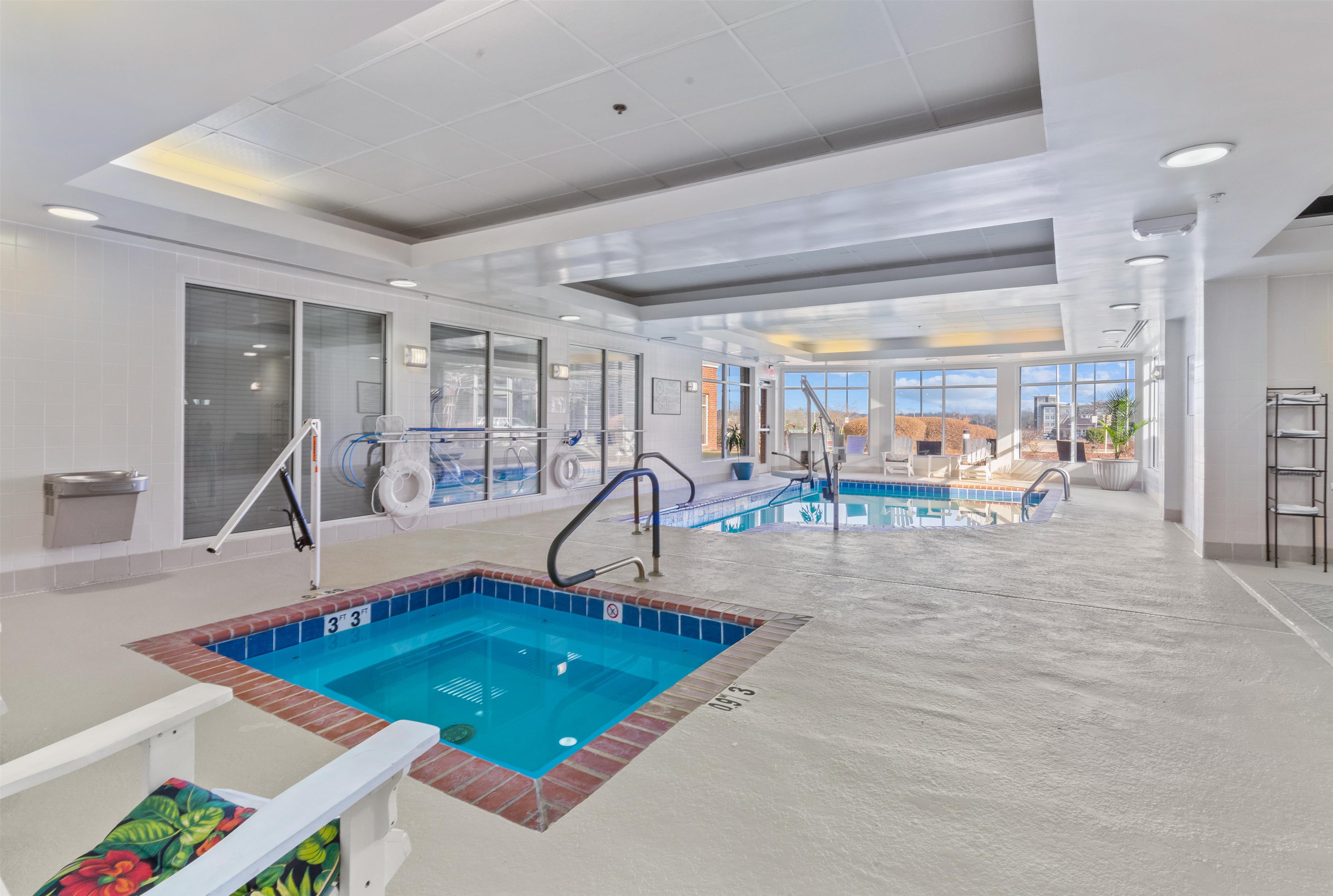 Pool | Hilton Garden Inn Starkville