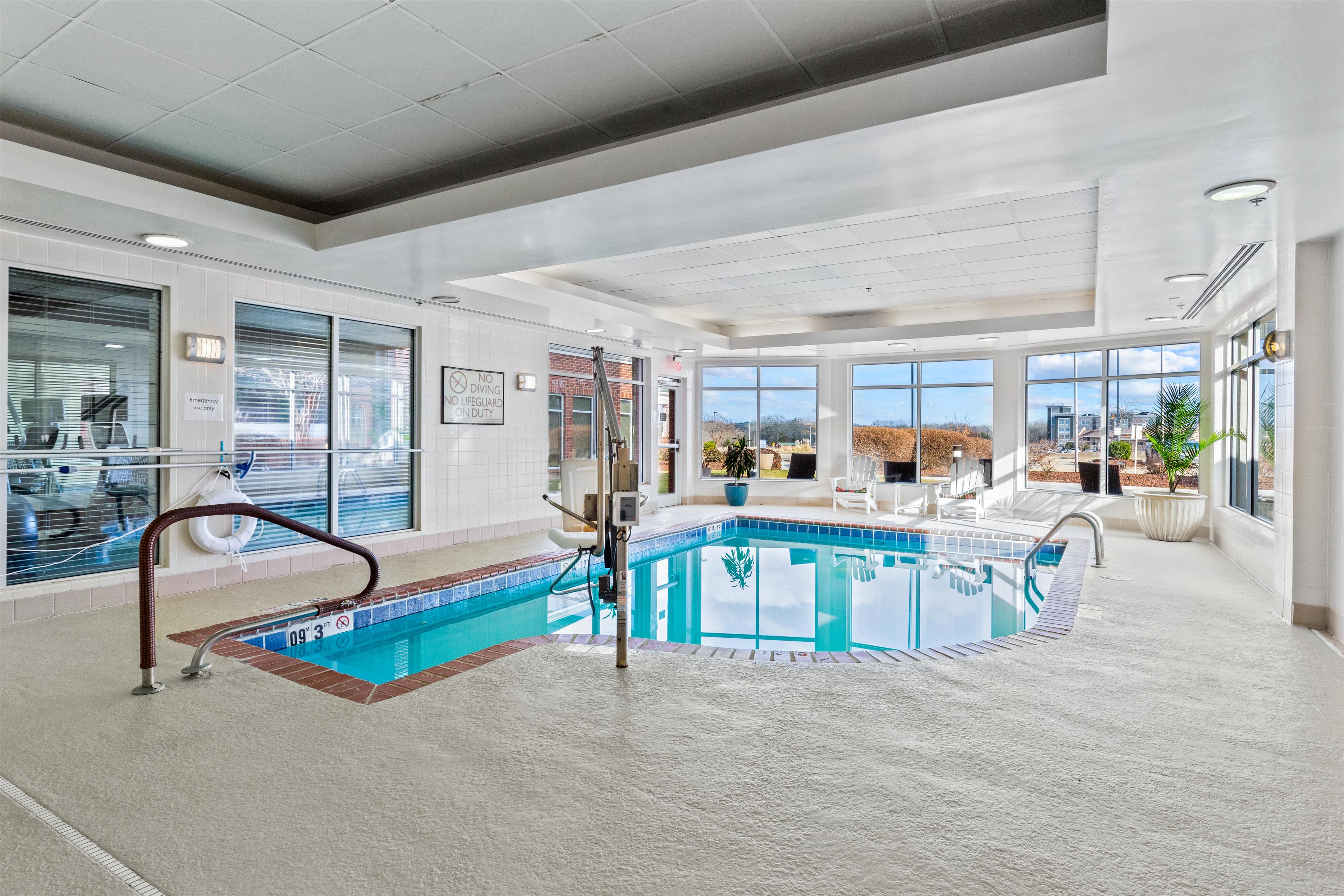 Pool | Hilton Garden Inn Starkville