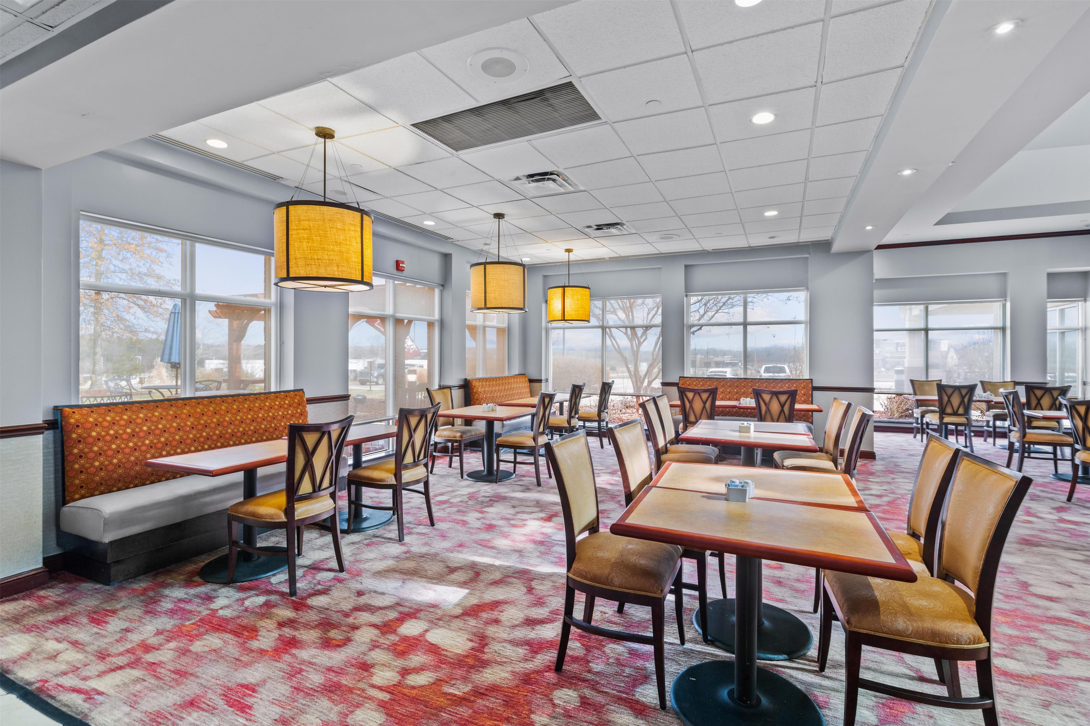 Restaurant | Hilton Garden Inn Starkville