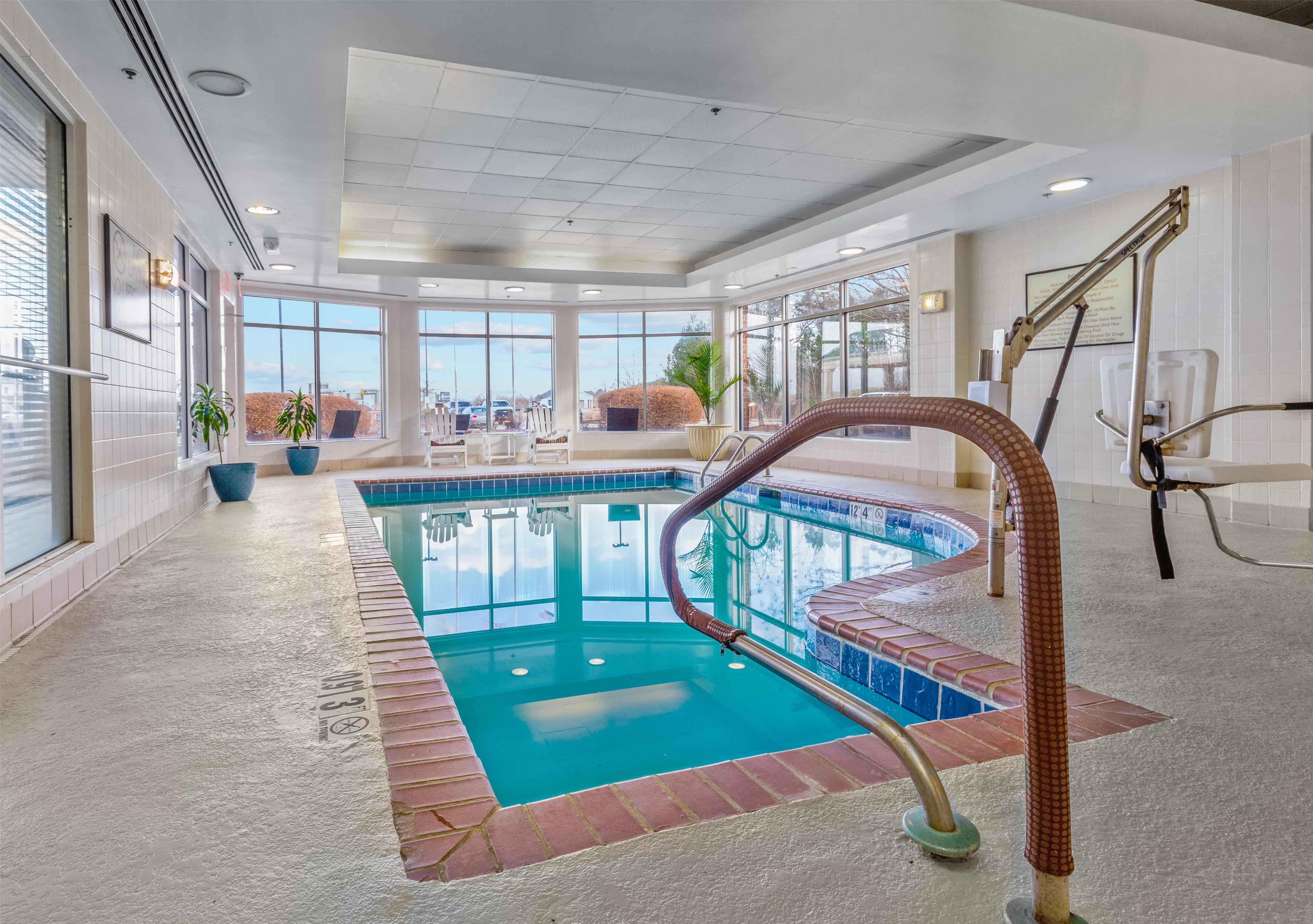 Pool | Hilton Garden Inn Starkville