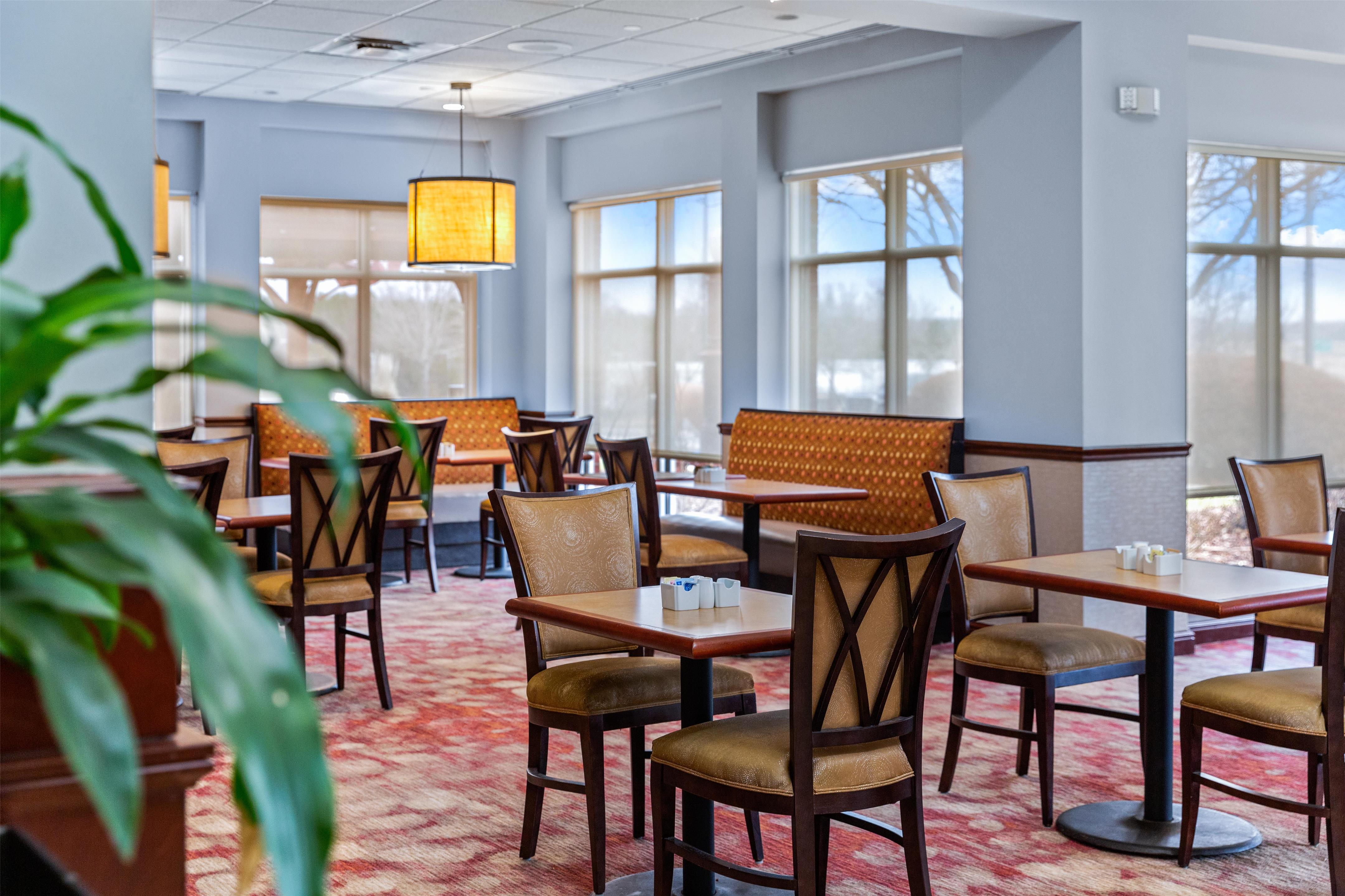 Restaurant | Hilton Garden Inn Starkville
