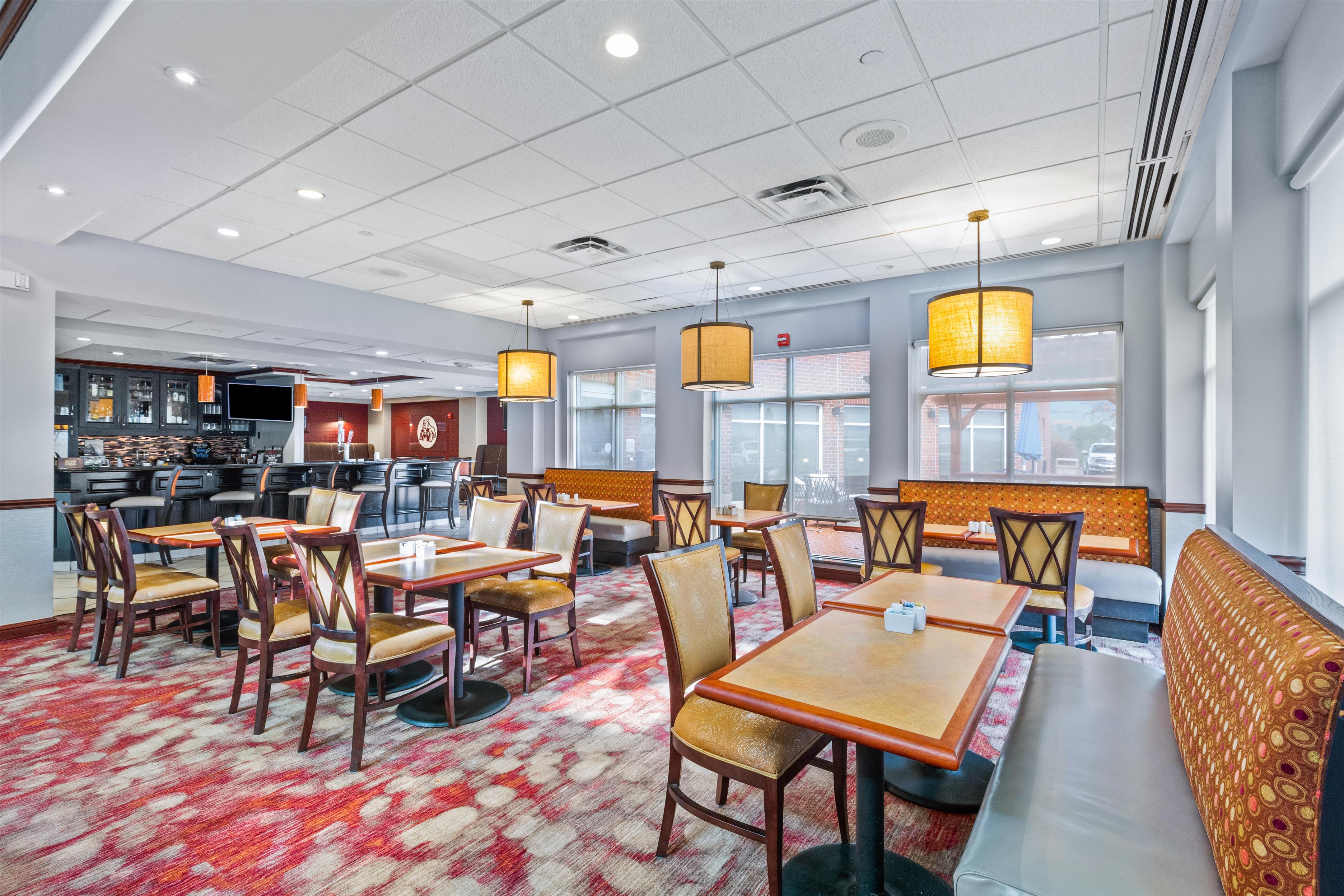 Restaurant | Hilton Garden Inn Starkville