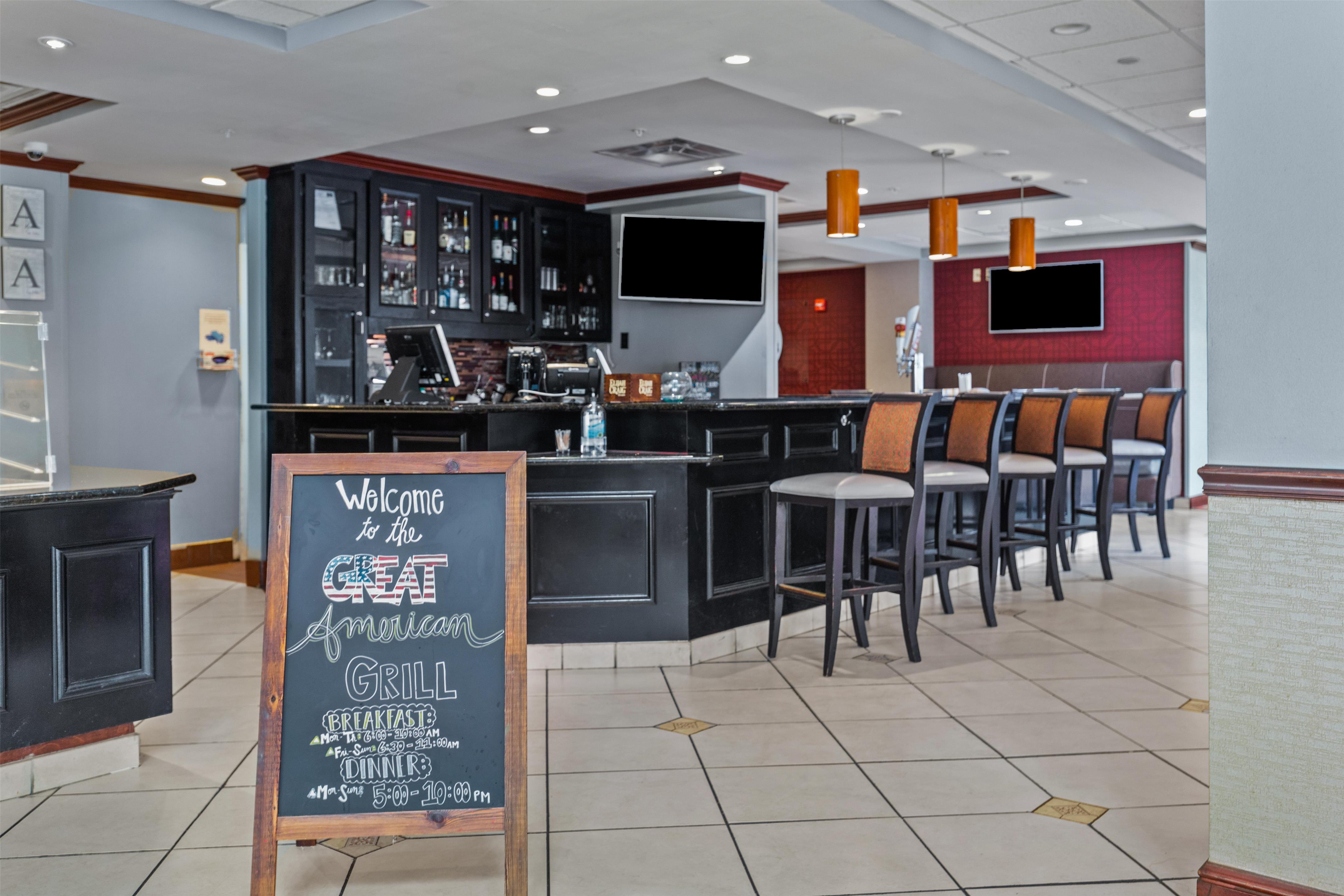 BarLounge | Hilton Garden Inn Starkville
