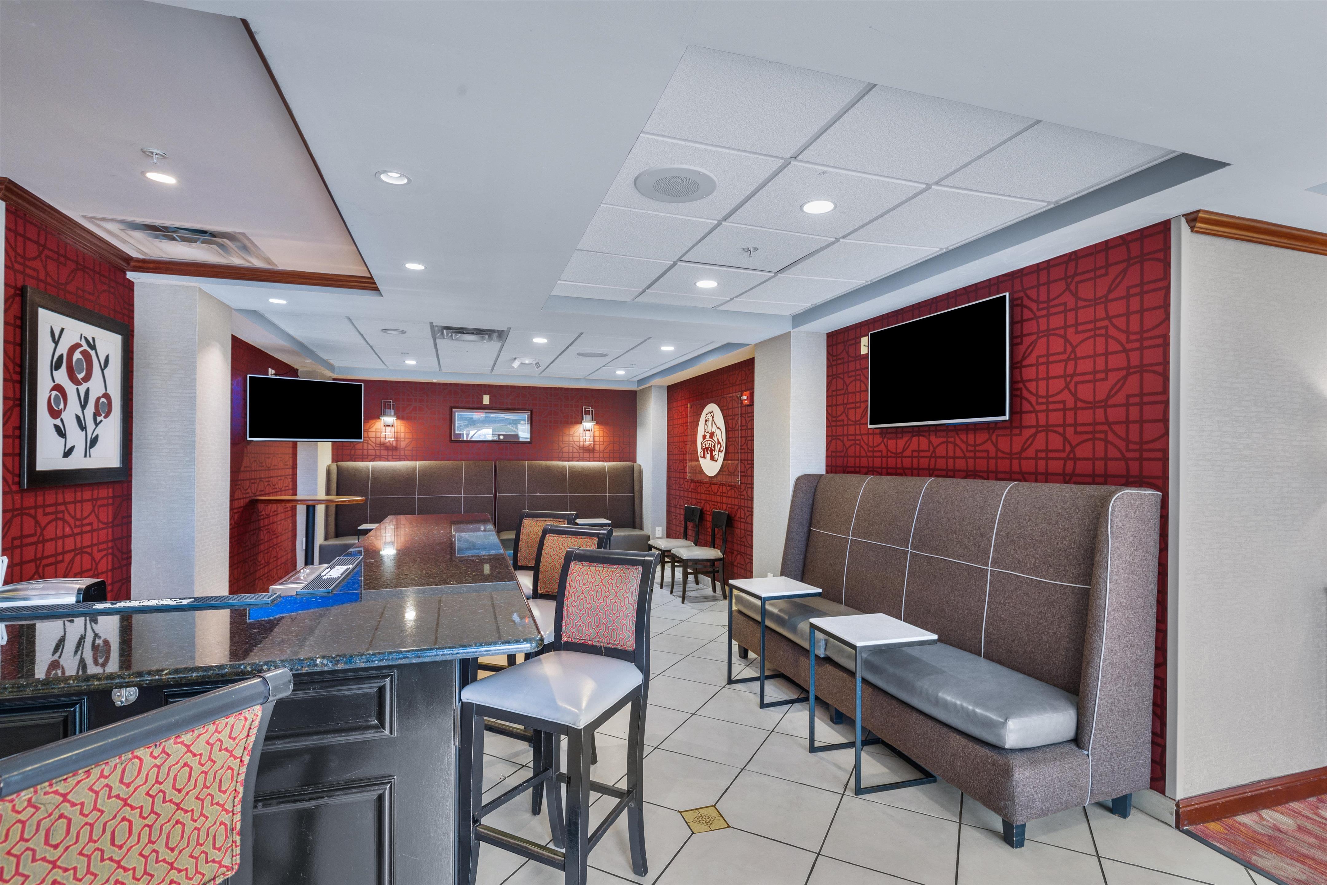 BarLounge | Hilton Garden Inn Starkville