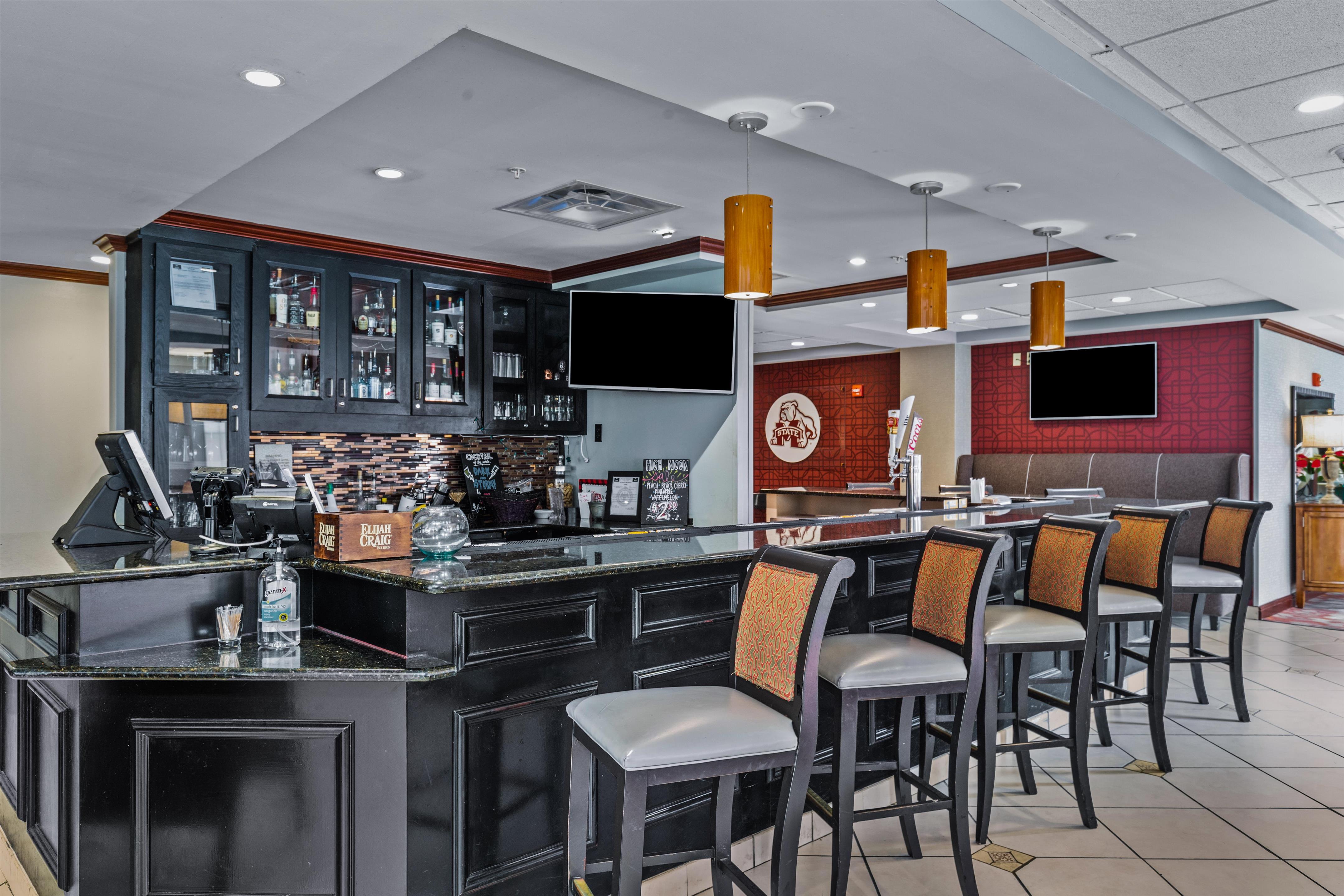 BarLounge | Hilton Garden Inn Starkville