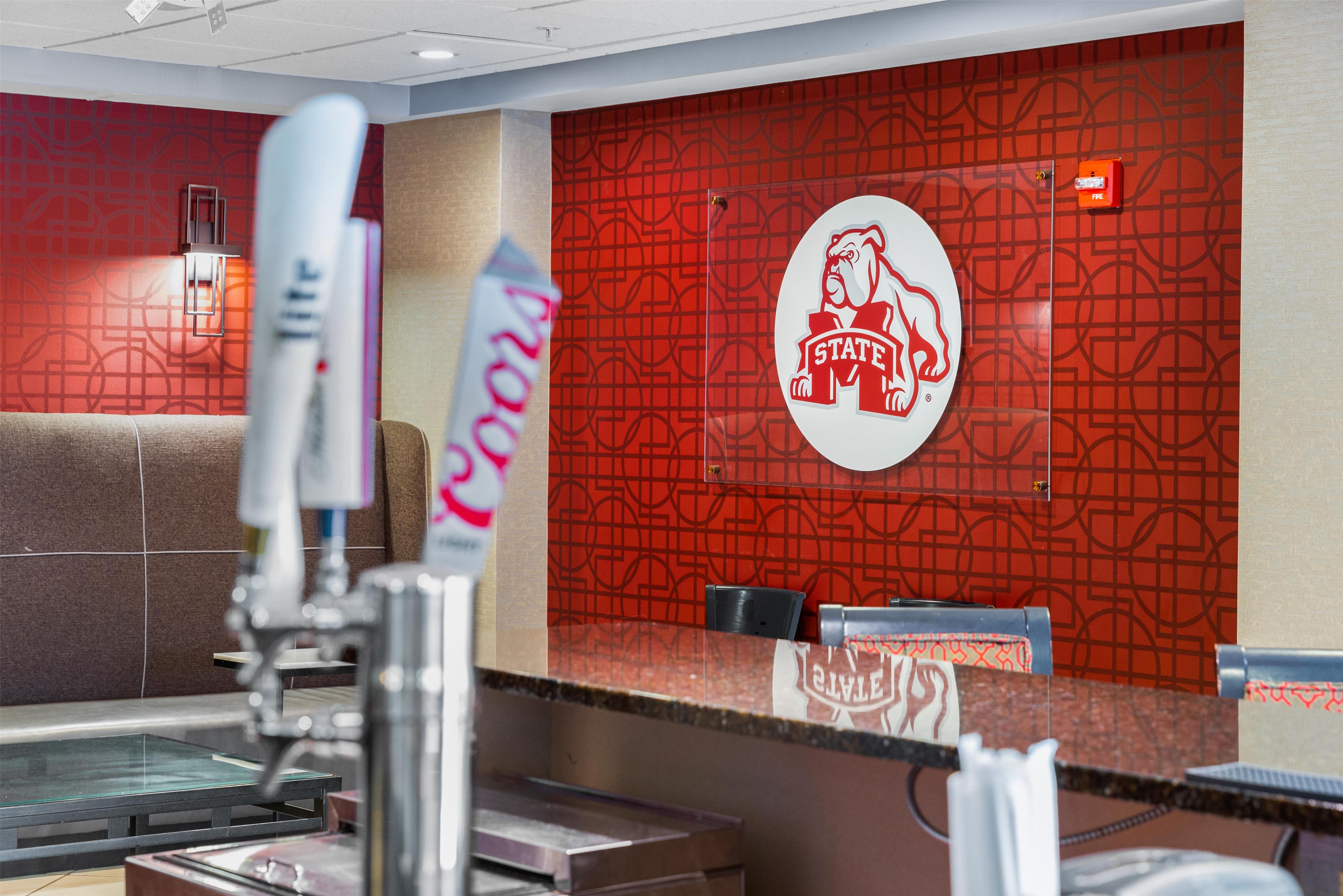 BarLounge | Hilton Garden Inn Starkville
