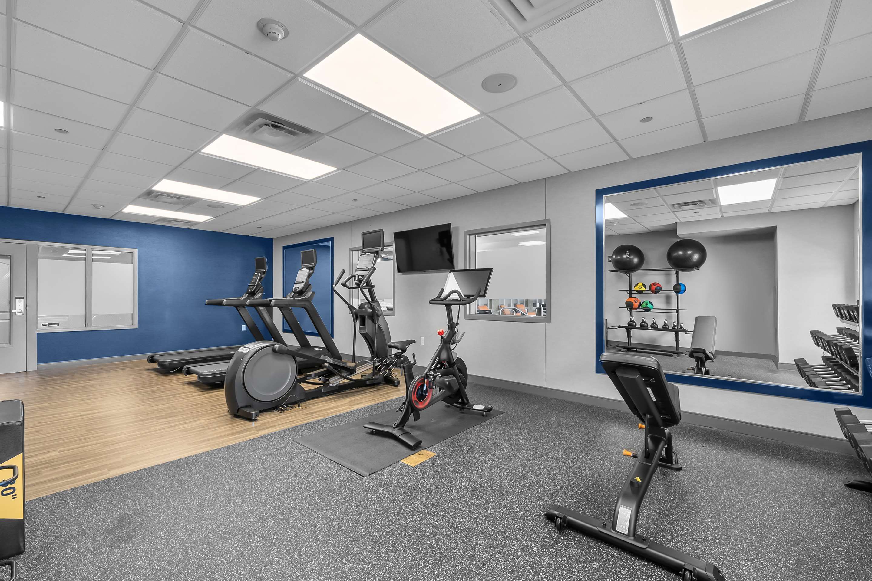 Health club fitness center gym | Hampton Inn & Suites St. Louis/South I-55
