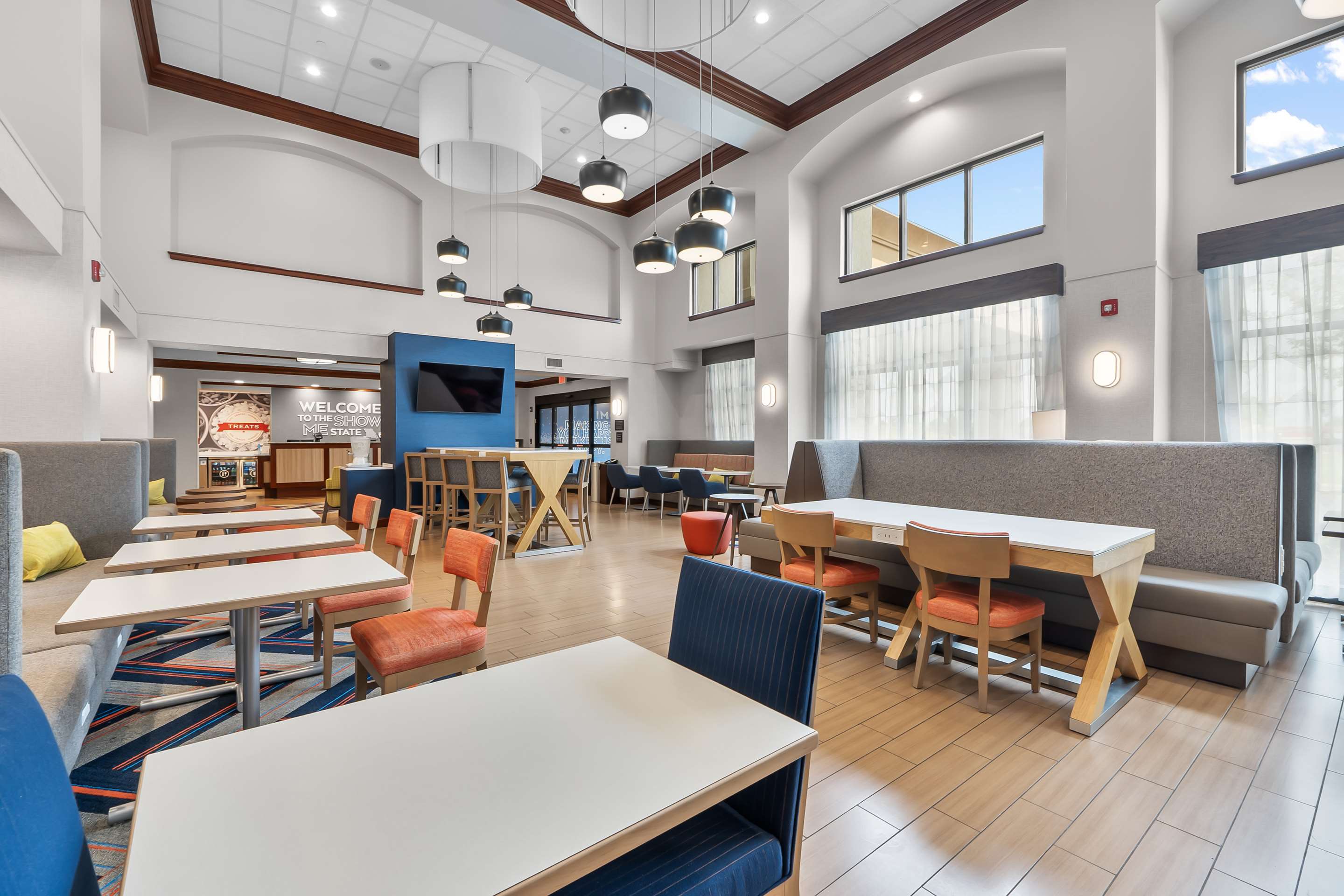 Lobby | Hampton Inn & Suites St. Louis/South I-55