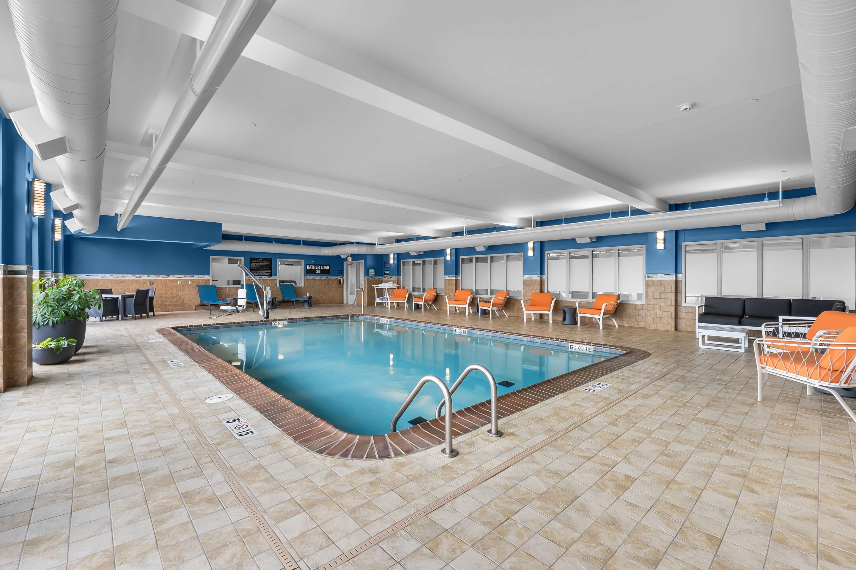 Pool | Hampton Inn & Suites St. Louis/South I-55