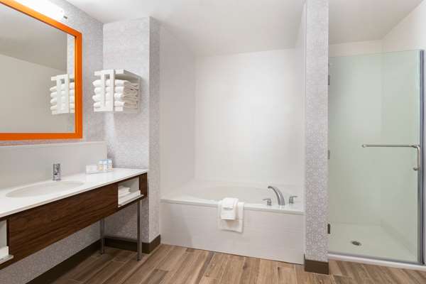  - Hampton Inn Columbia