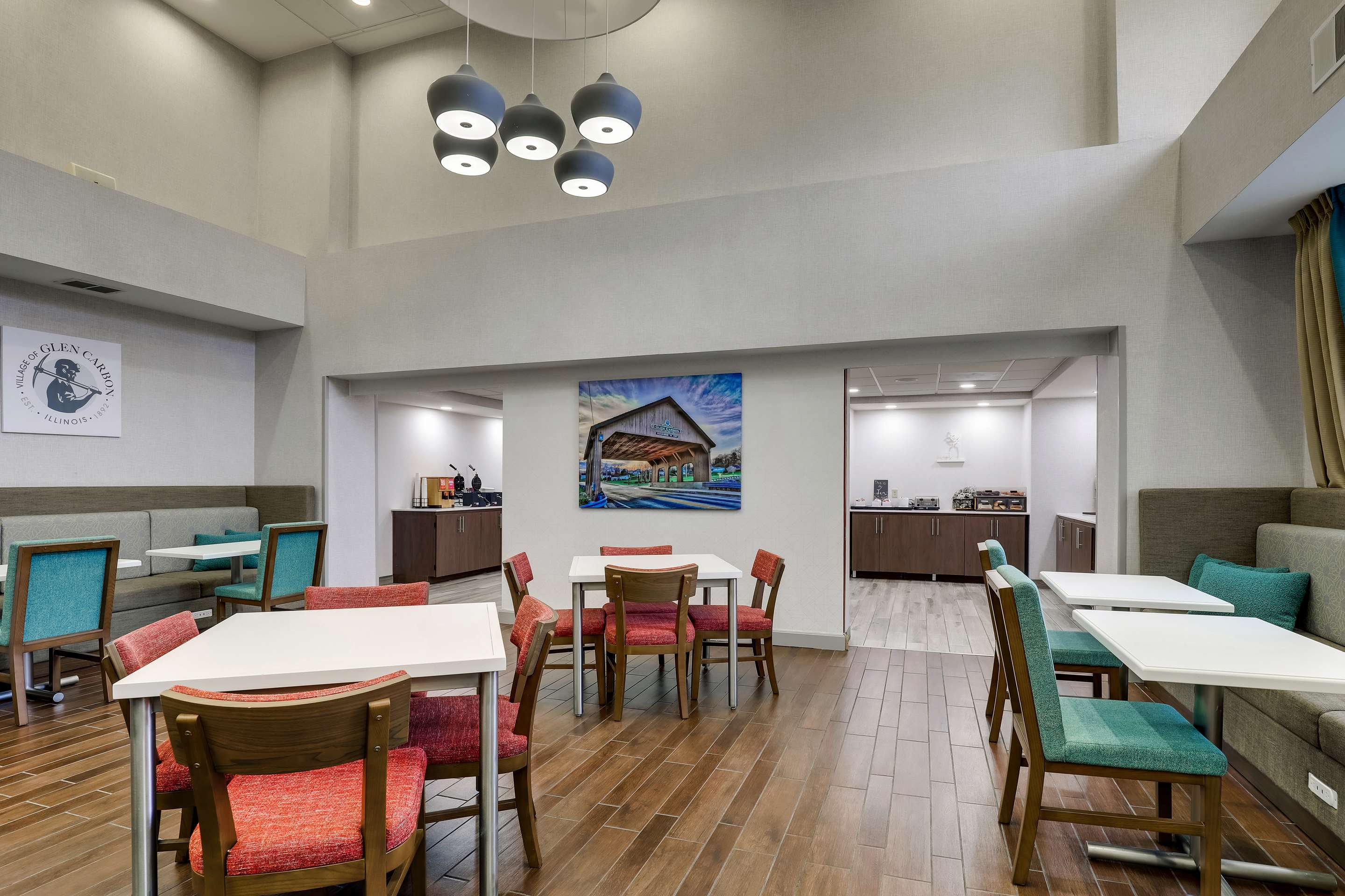 Breakfast Area | Hampton Inn Suites St LouisEdwardsville