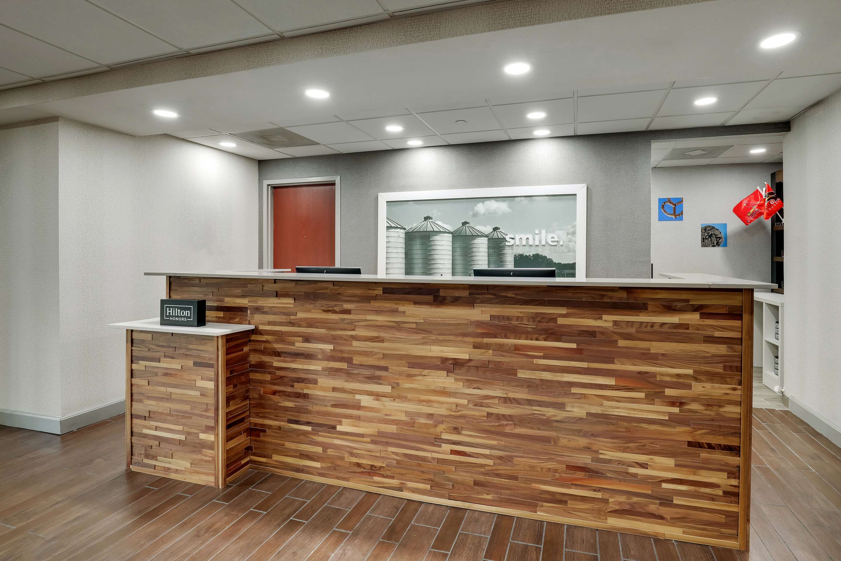 Reception | Hampton Inn Suites St LouisEdwardsville