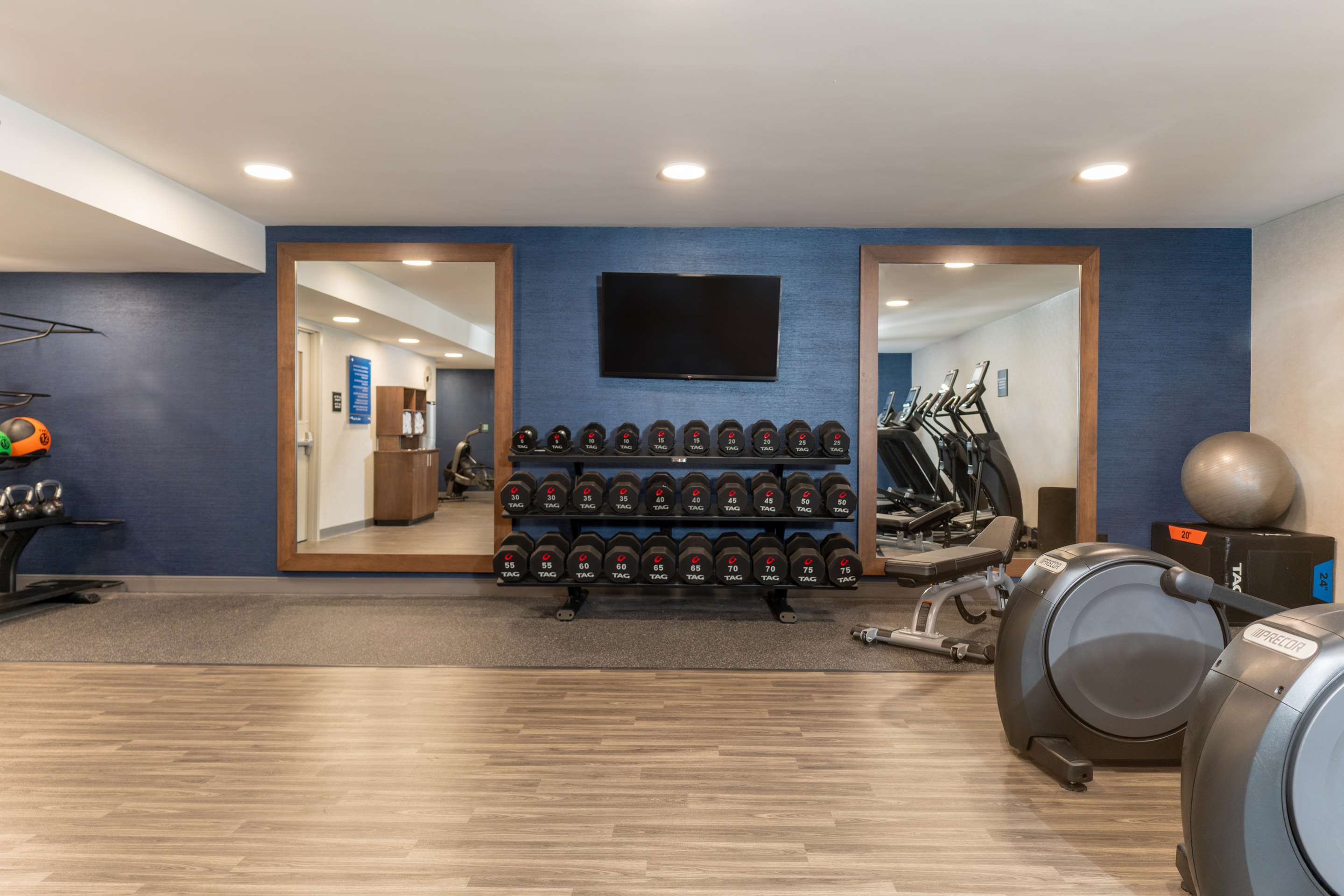 Health club fitness center gym | Hampton Inn & Suites St. Louis/Chesterfield