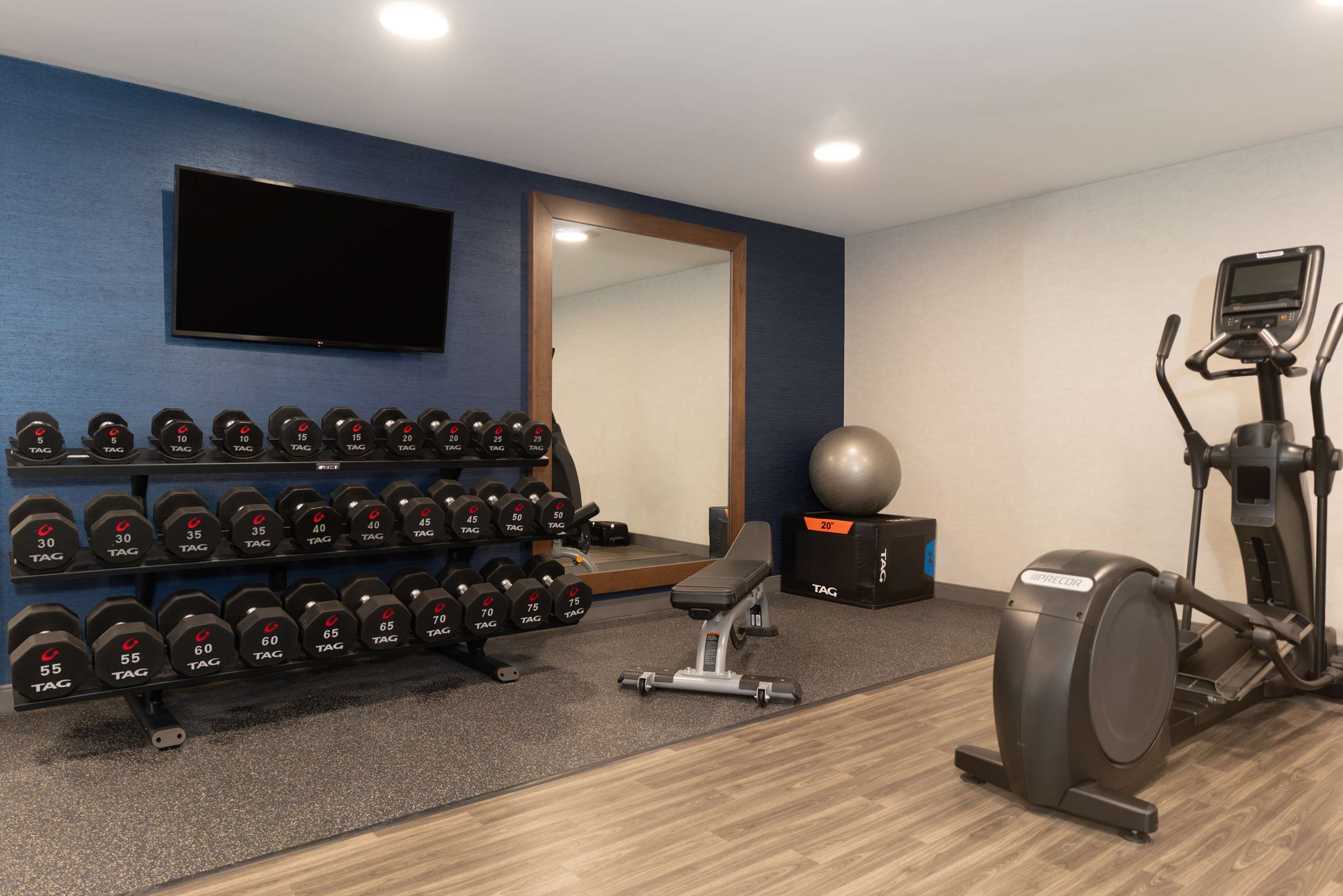 Health club fitness center gym | Hampton Inn & Suites St. Louis/Chesterfield