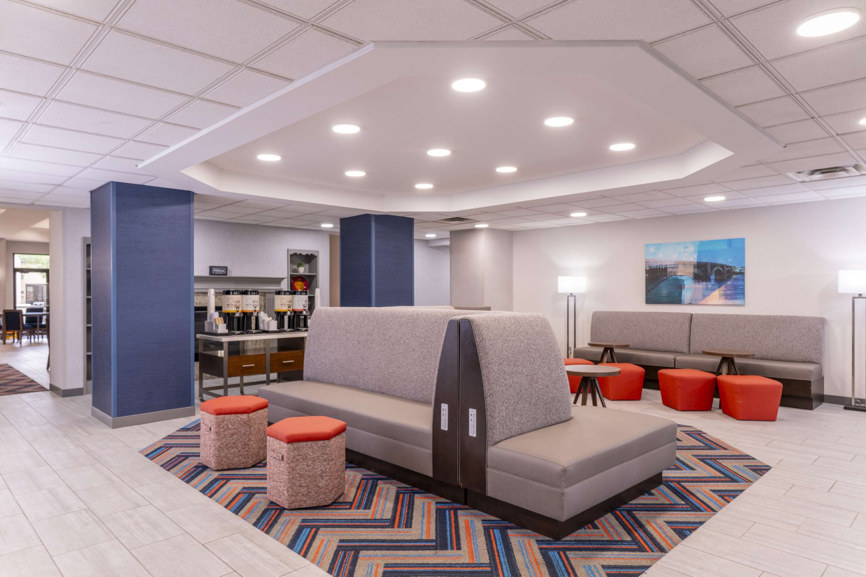 Lobby | Hampton Inn & Suites St. Louis/Chesterfield