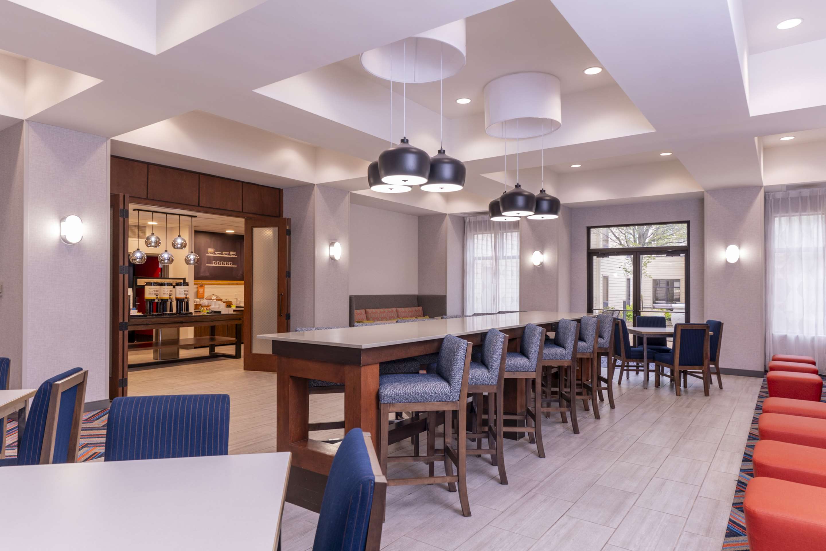 Lobby | Hampton Inn & Suites St. Louis/Chesterfield