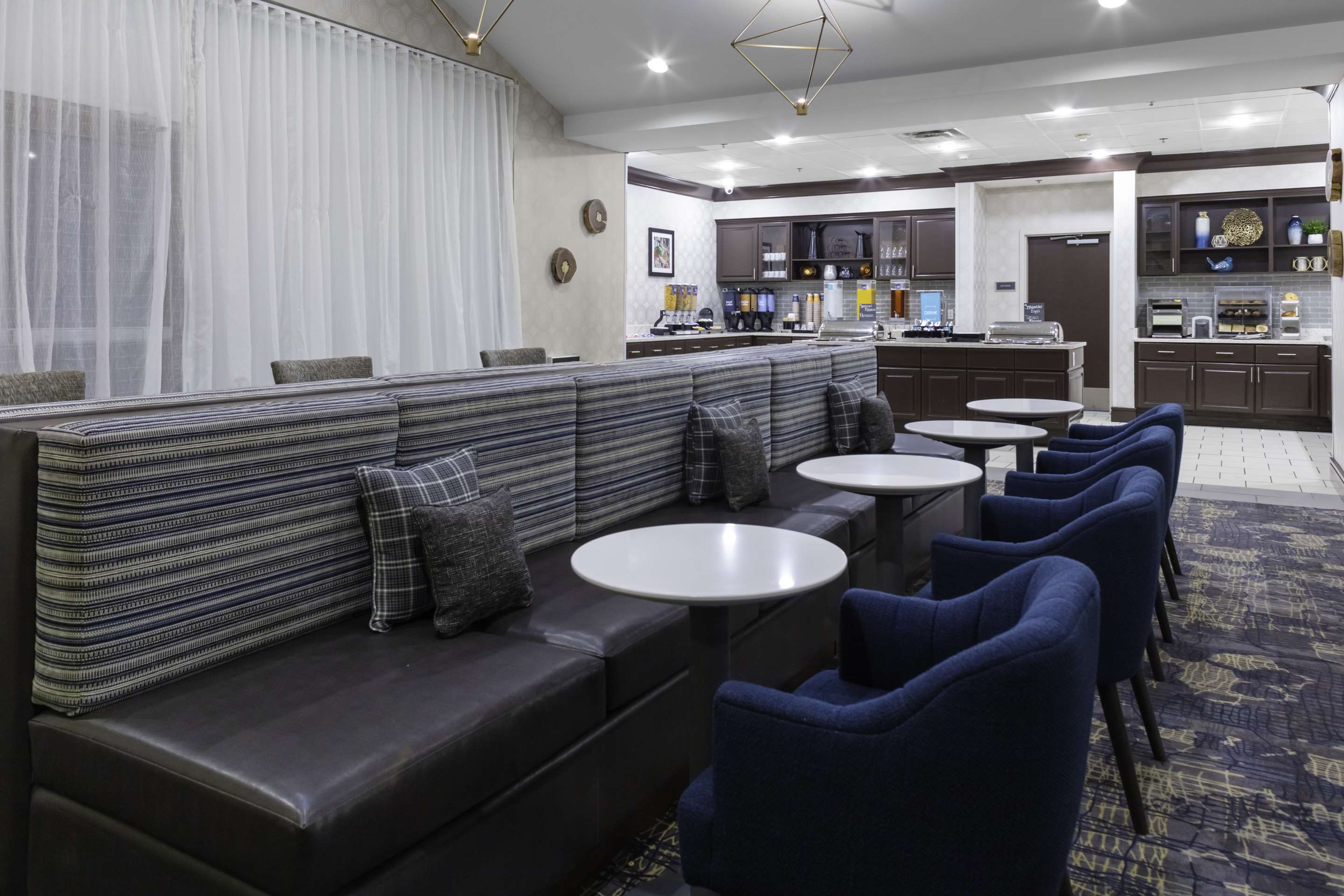 Breakfast Area | Homewood Suites by Hilton St Louis - Galleria