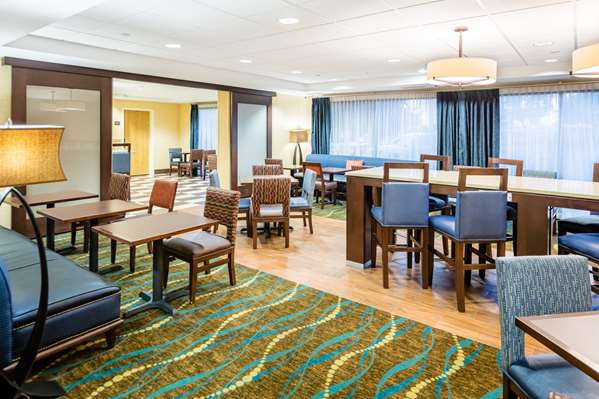 Amenities - Hampton Inn St Charles - I-70, Exit 225