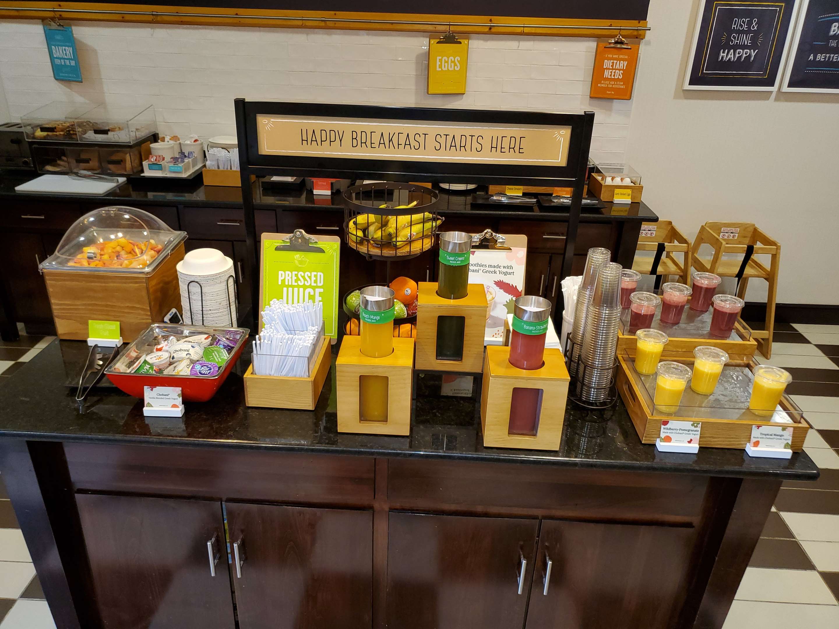 Breakfast Area | Hampton Inn Stow