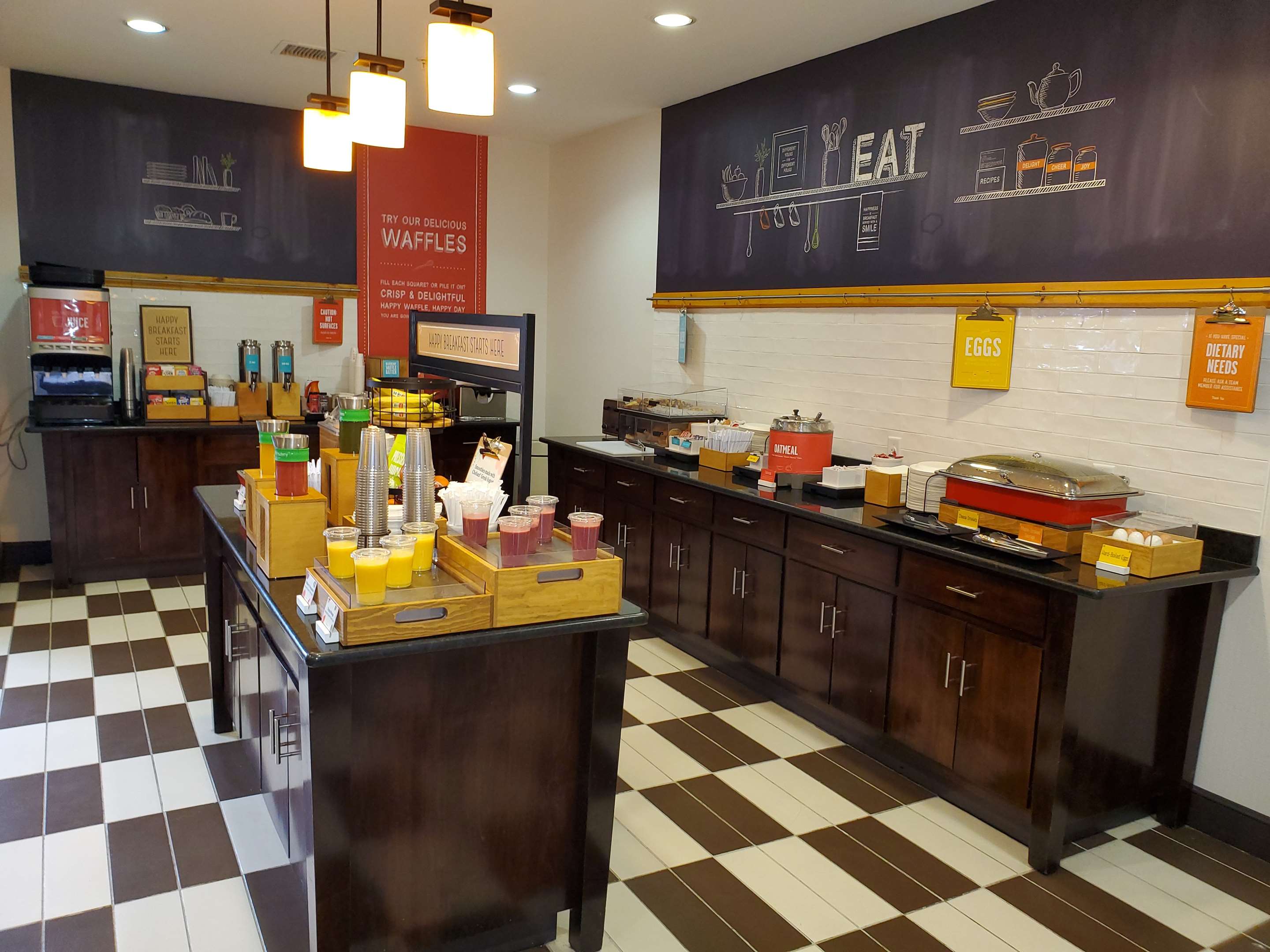 Breakfast Area | Hampton Inn Stow