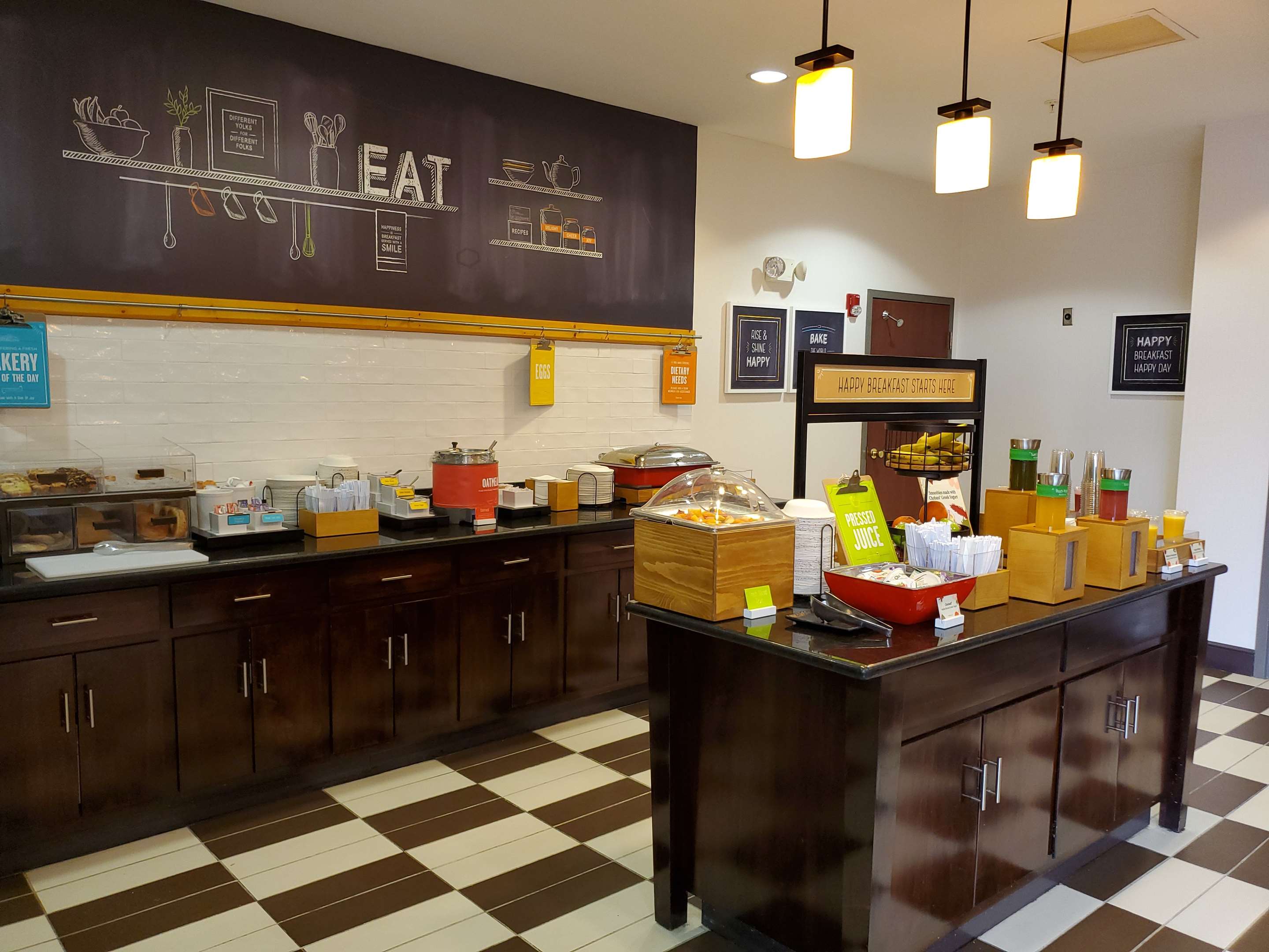 Breakfast Area | Hampton Inn Stow