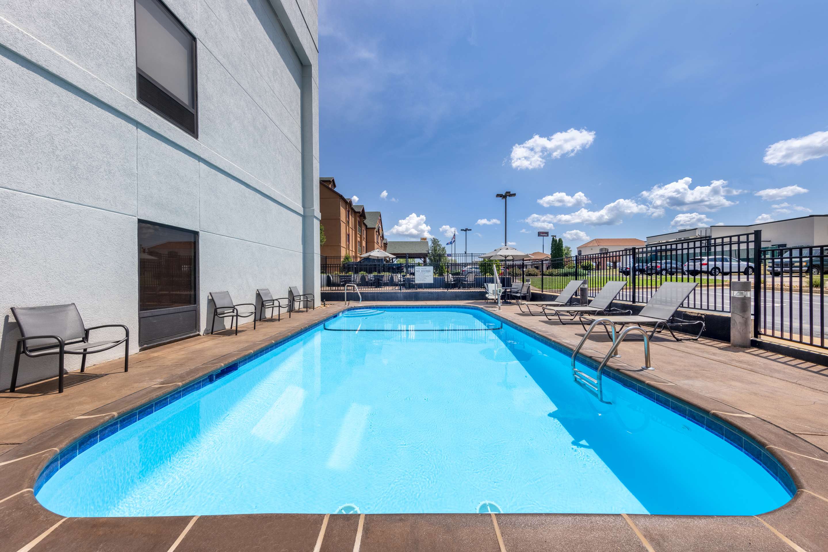 Pool | Hampton Inn St. Robert/Ft. Leonard Wood