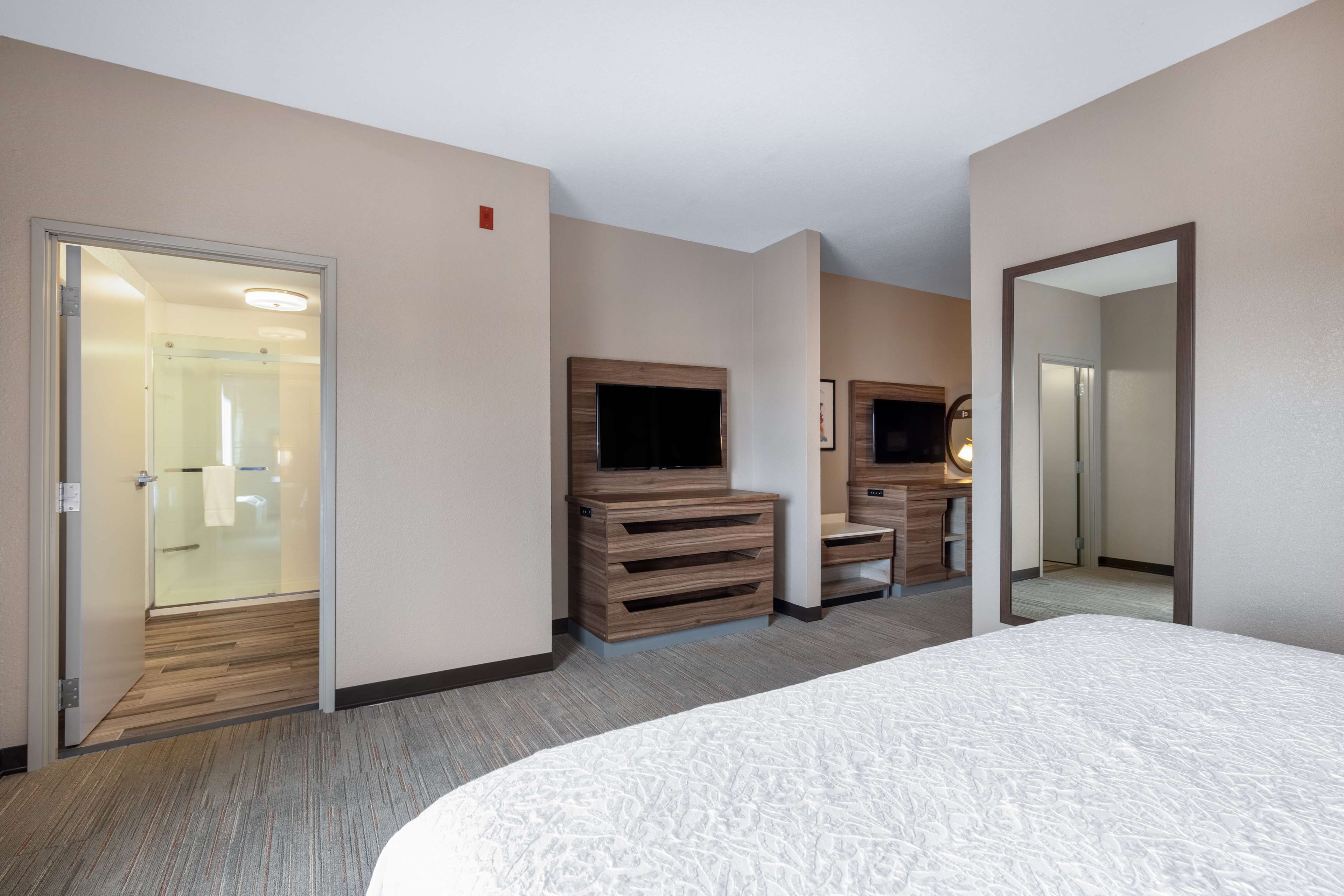 Hampton Inn St. Robert Room Type - 1KNG STUDIO KITCHEN NOSMOK