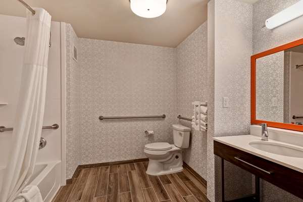  - Hampton Inn & Suites Rohnert Park