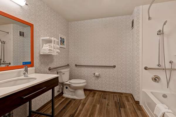  - Hampton Inn & Suites Rohnert Park