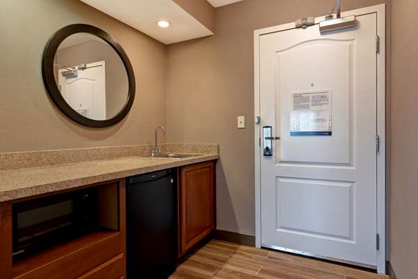  - Hampton Inn & Suites Rohnert Park