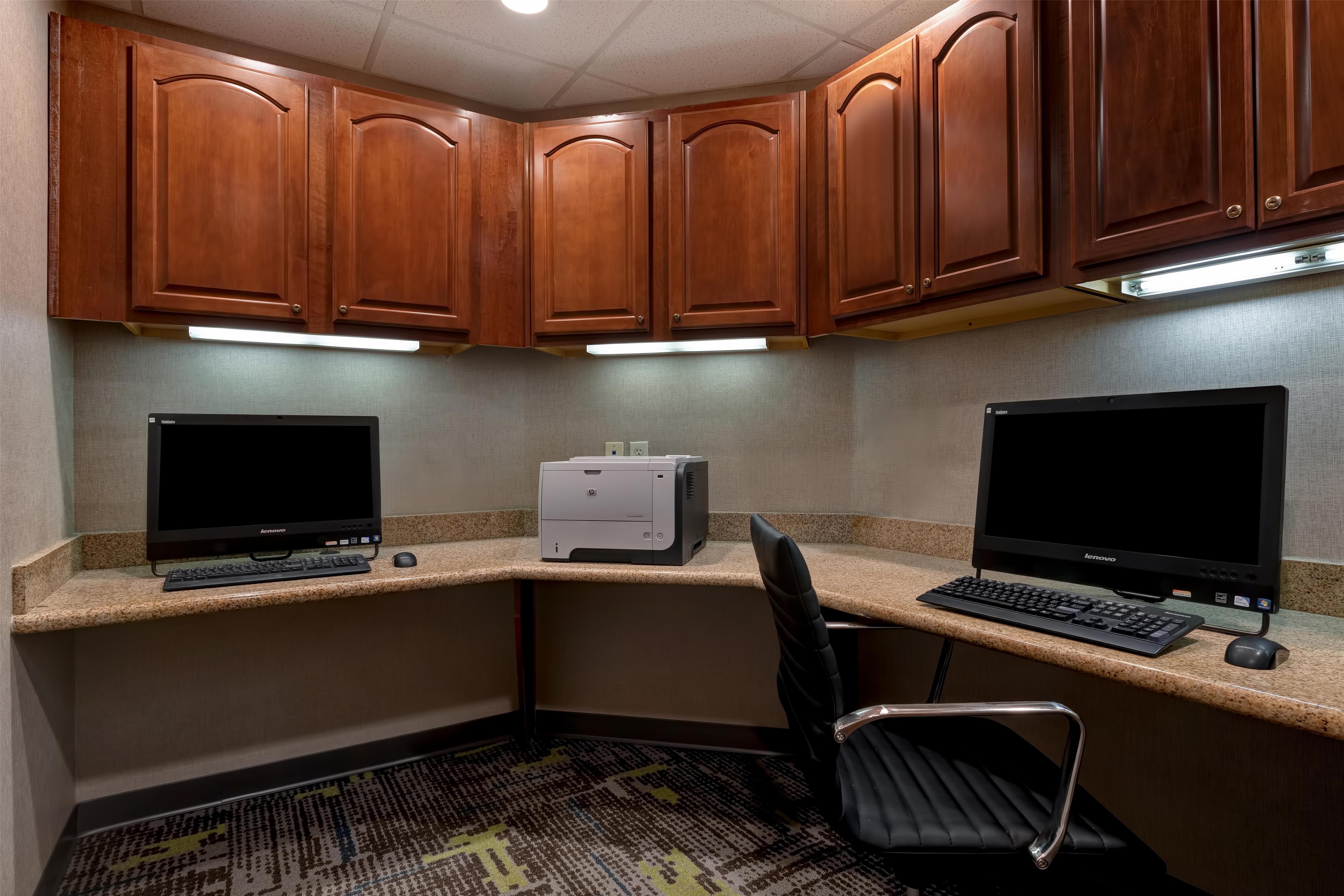 Business Center | Hampton Inn & Suites Rohnert Park - Sonoma County