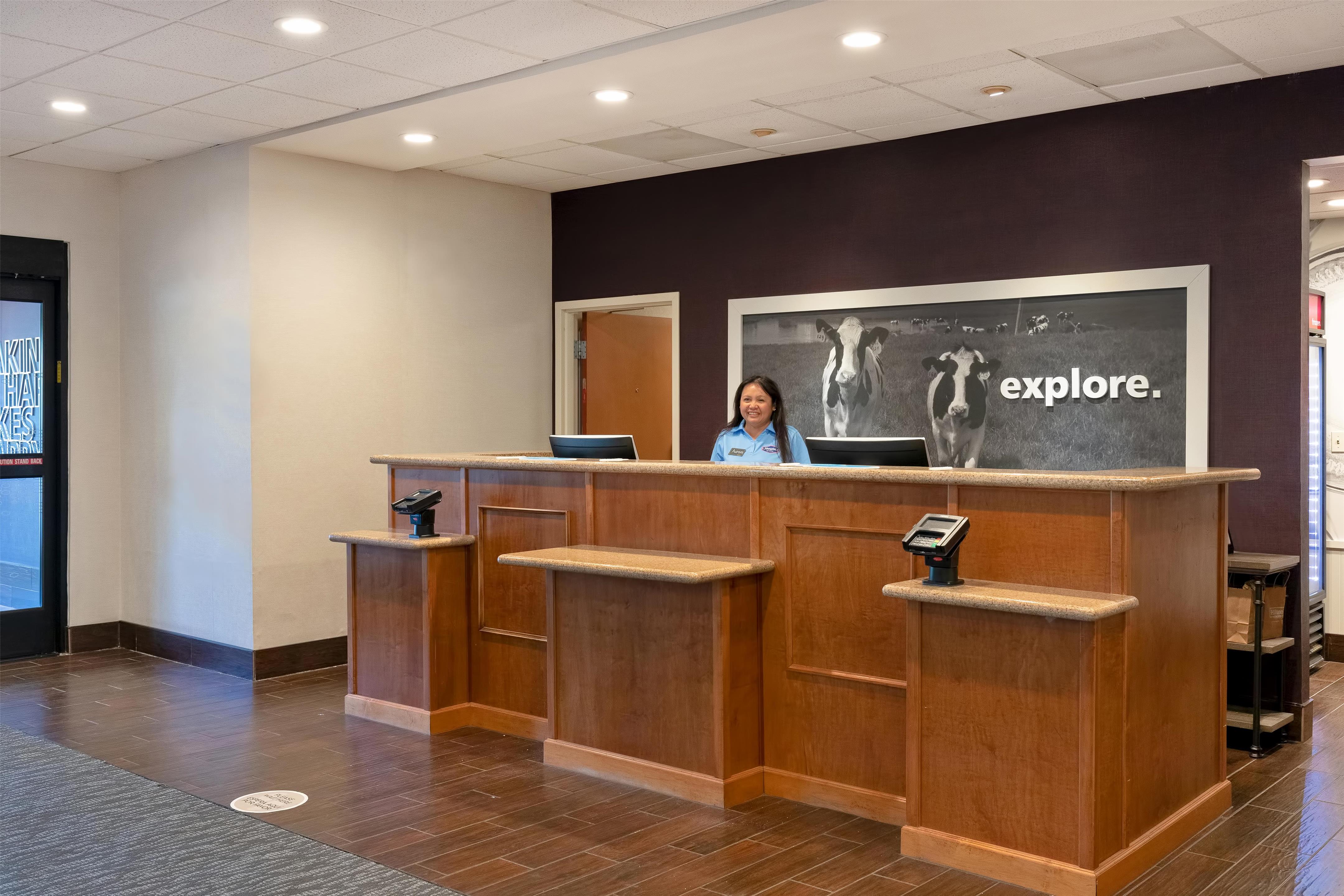 Reception | Hampton Inn & Suites Rohnert Park - Sonoma County