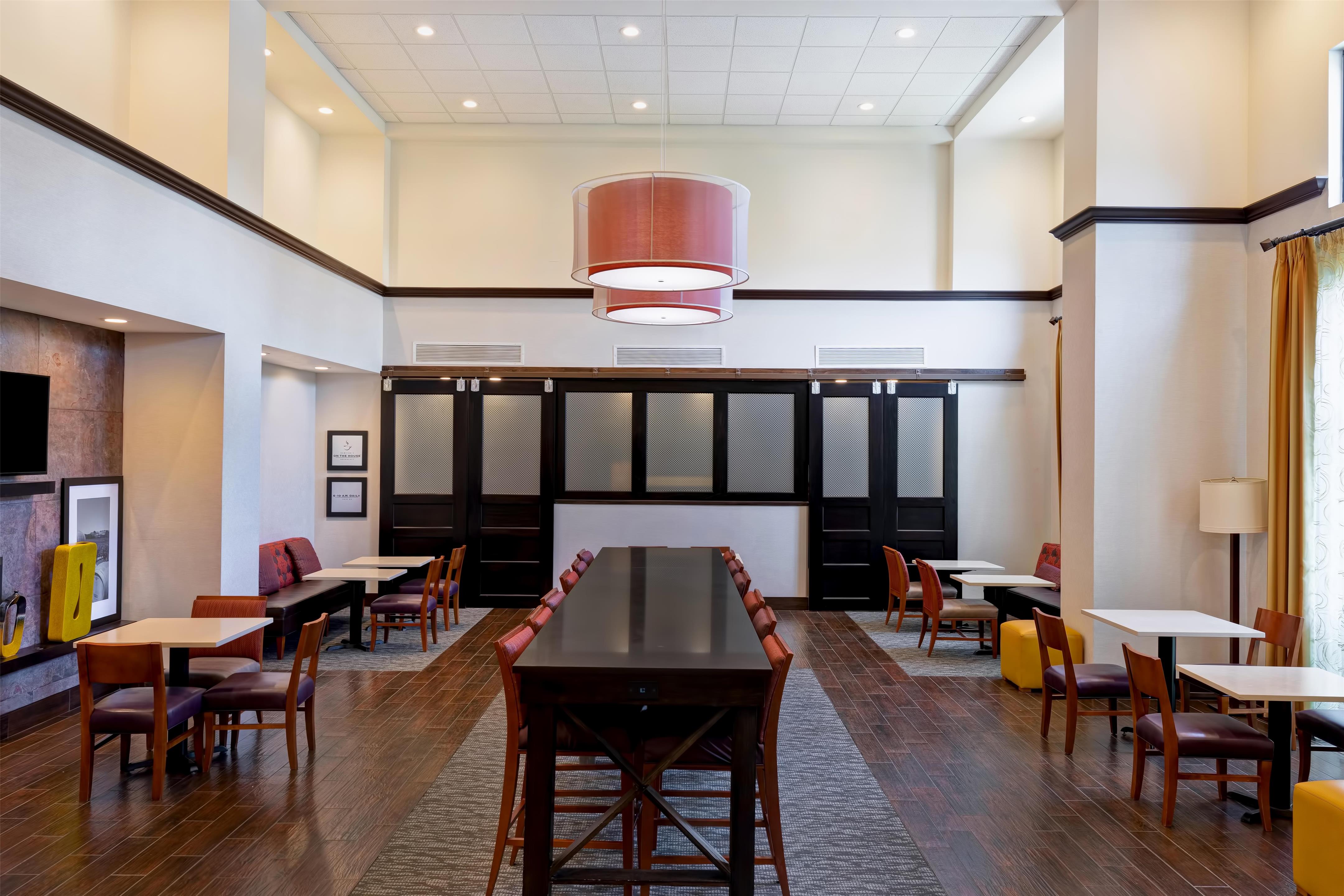 Lobby | Hampton Inn & Suites Rohnert Park - Sonoma County