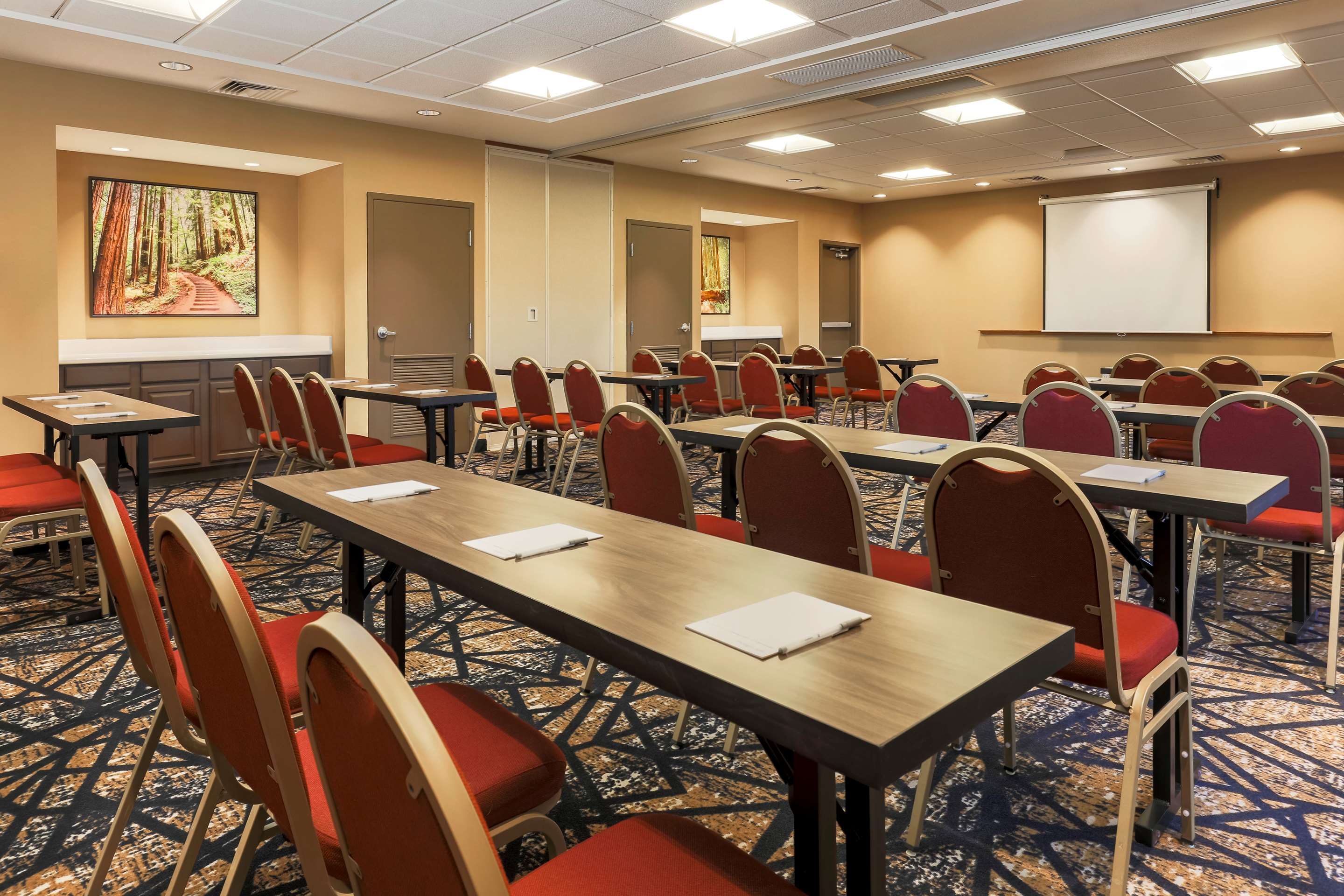 Meeting Room | Hampton Inn & Suites Windsor - Sonoma Wine Country