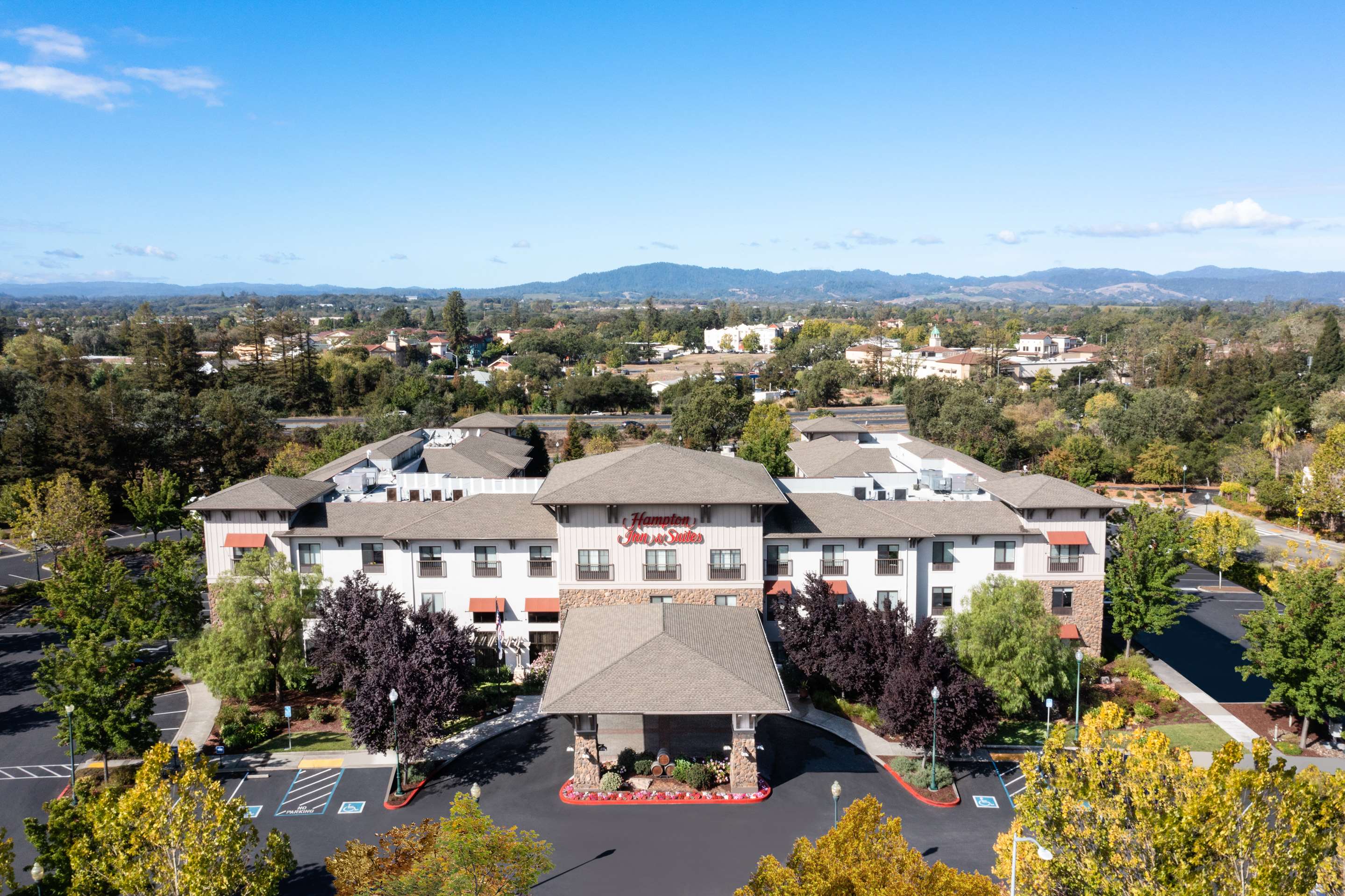 Exterior | Hampton Inn & Suites Windsor - Sonoma Wine Country