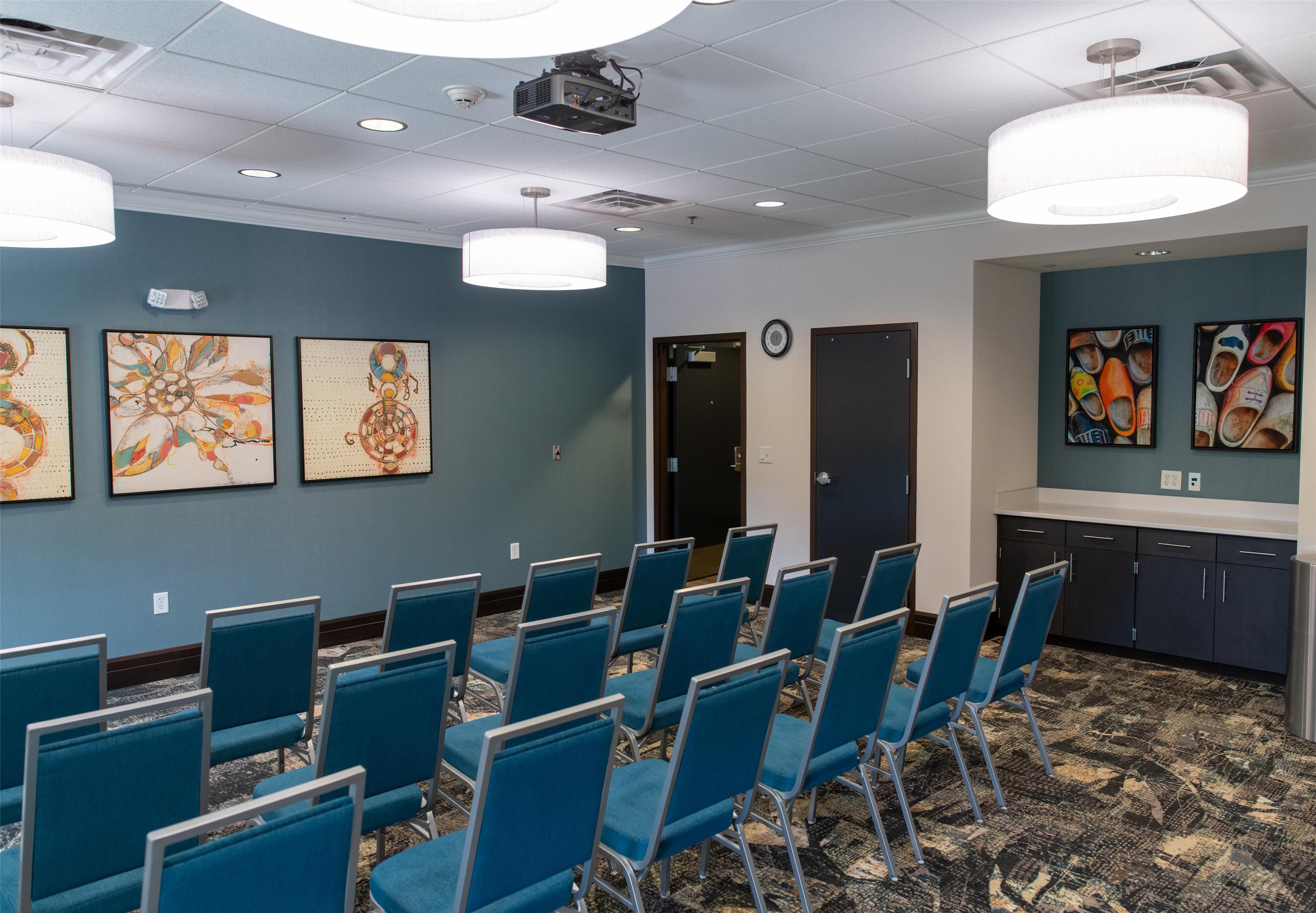 Meeting Room | Hampton Inn Orange City