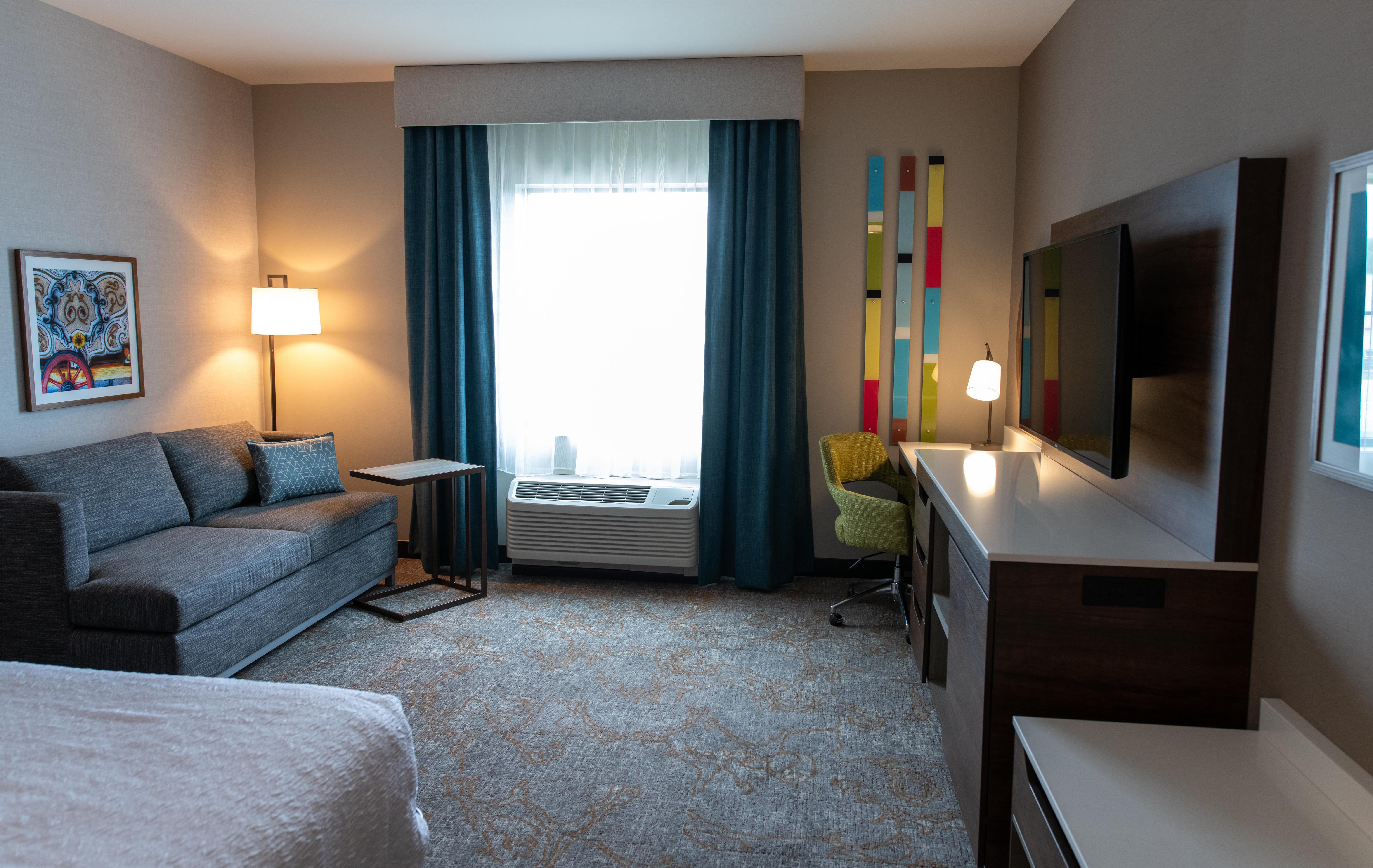 Hampton Inn by Hilton Orange City Room Type - 1 KING SFBD FRIDGE  NS