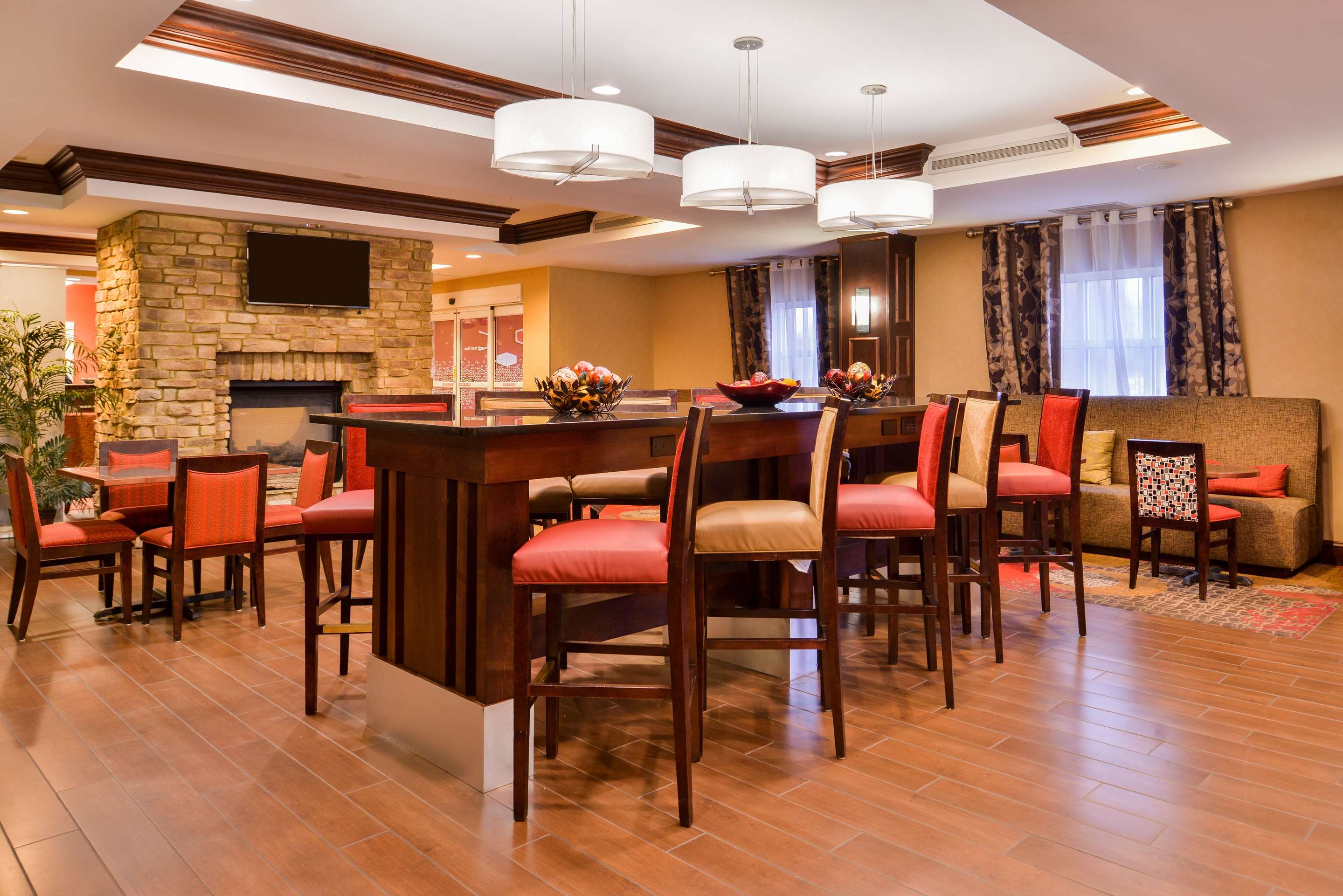 Lobby | Hampton Inn Statesville