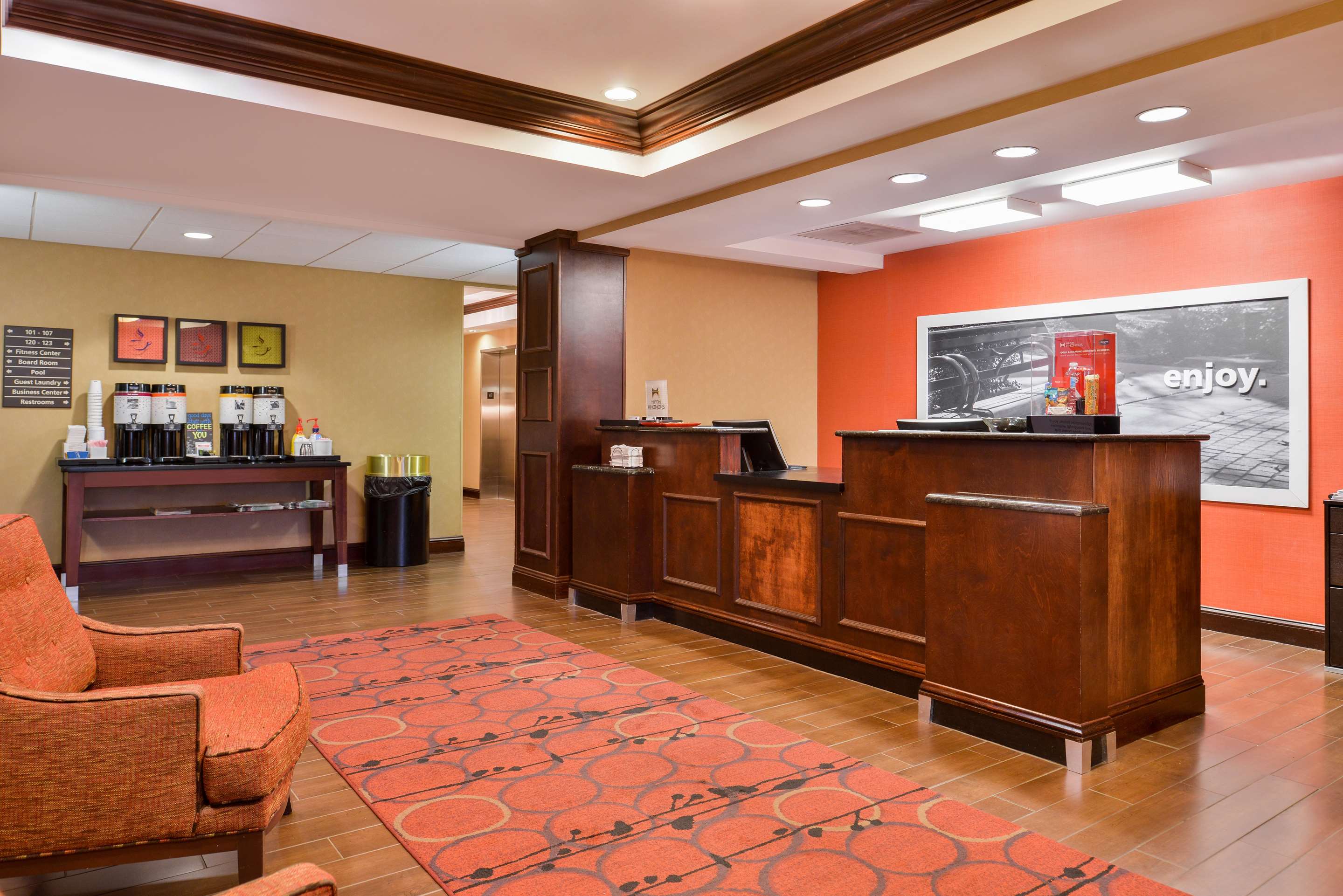 Lobby | Hampton Inn Statesville