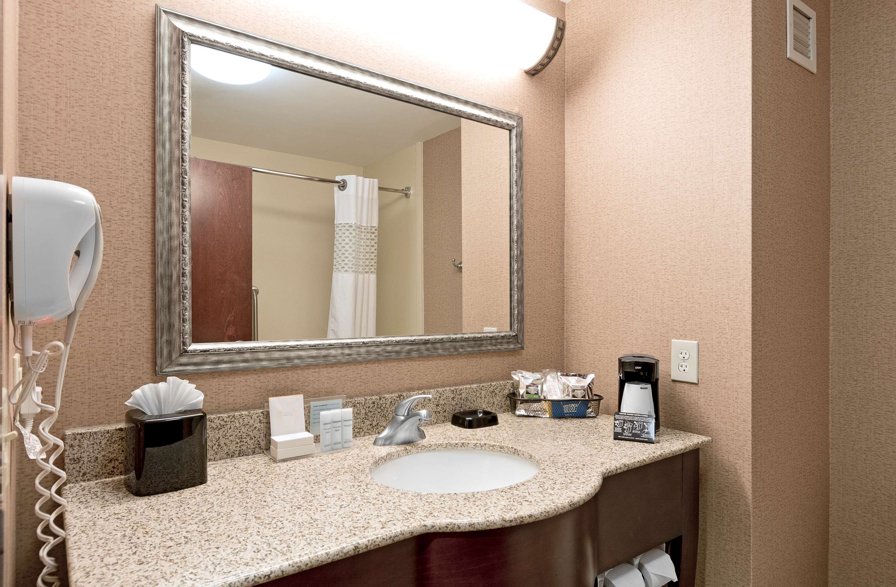 Reception | Hampton Inn Statesville