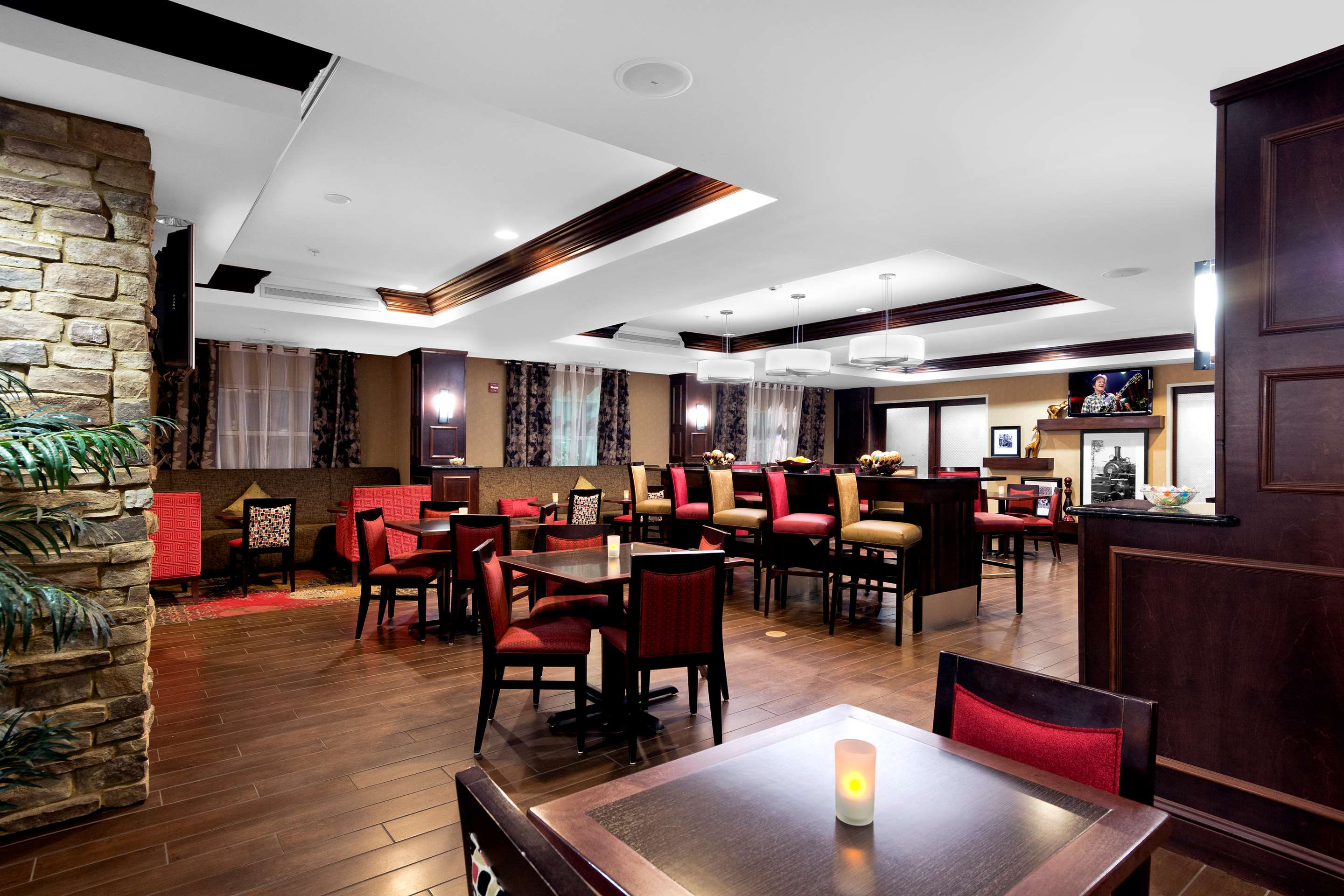 Breakfast Area | Hampton Inn Statesville