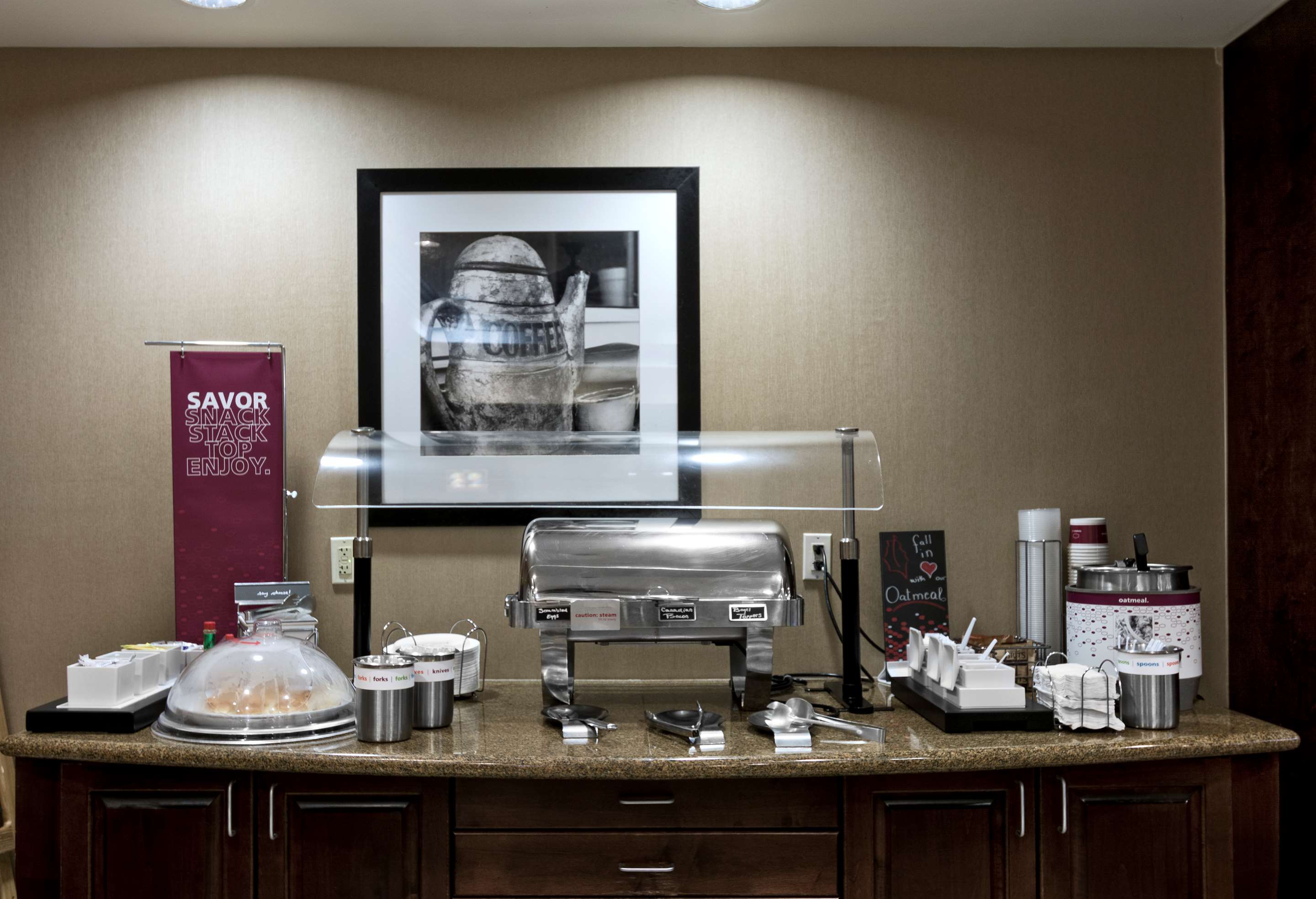 Breakfast Area | Hampton Inn Statesville