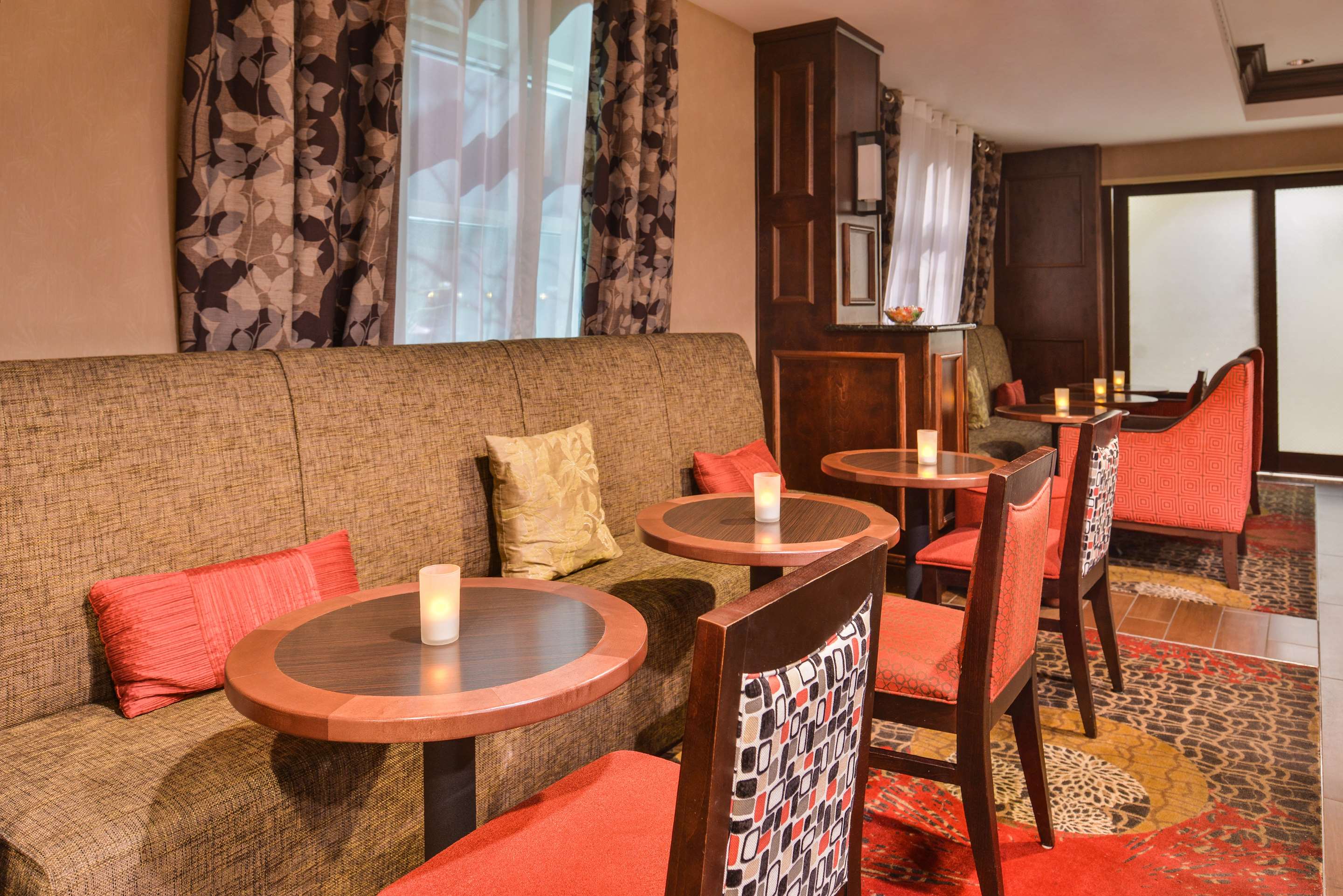 Breakfast Area | Hampton Inn Statesville